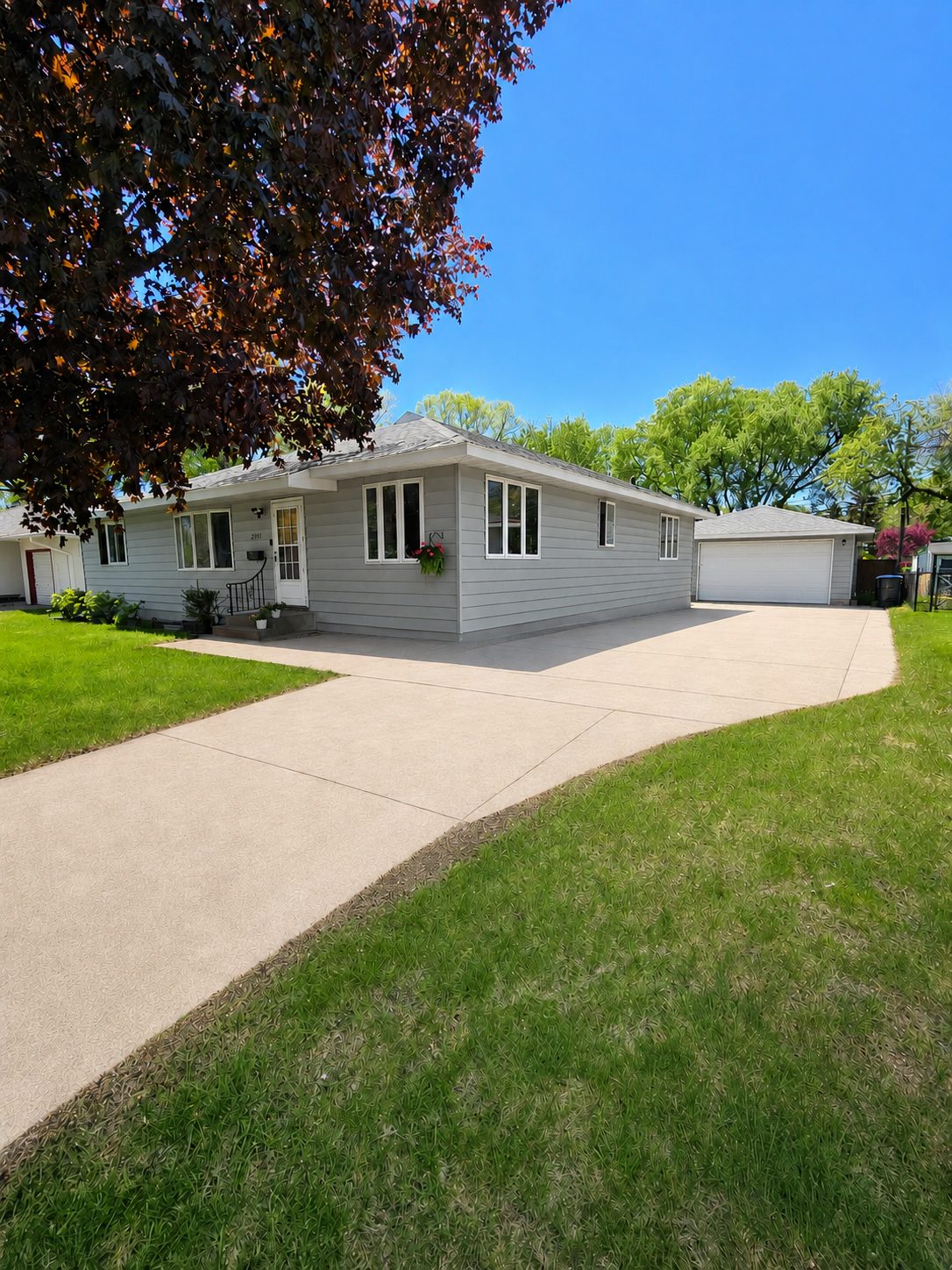 3rd image of 2908 Roosevelt St Ne, Saint Anthony, MN 55418 | MLS# 7074599