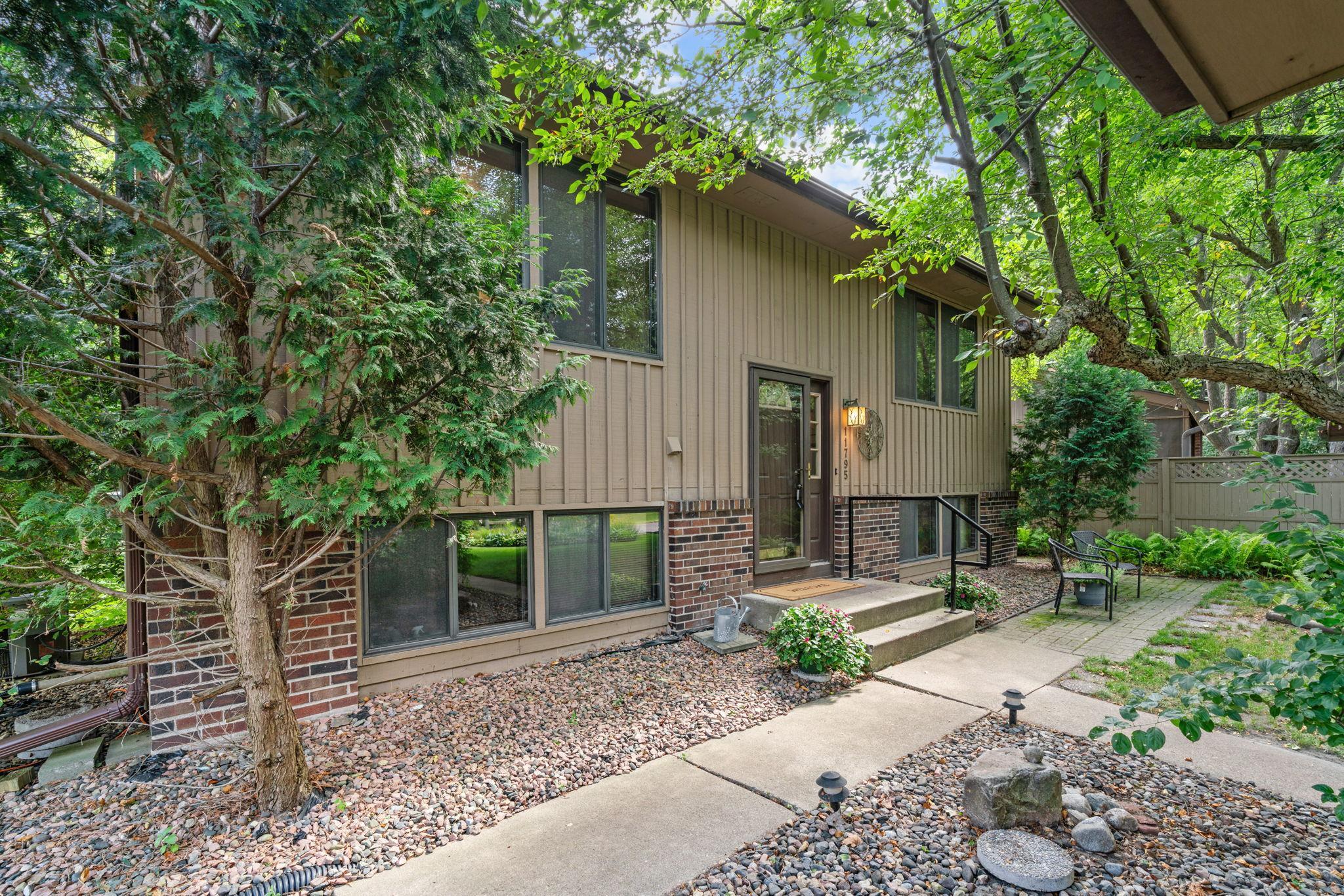 3rd image of 11795 Red Fox Dr, Maple Grove, MN 55369 | MLS# 7074638