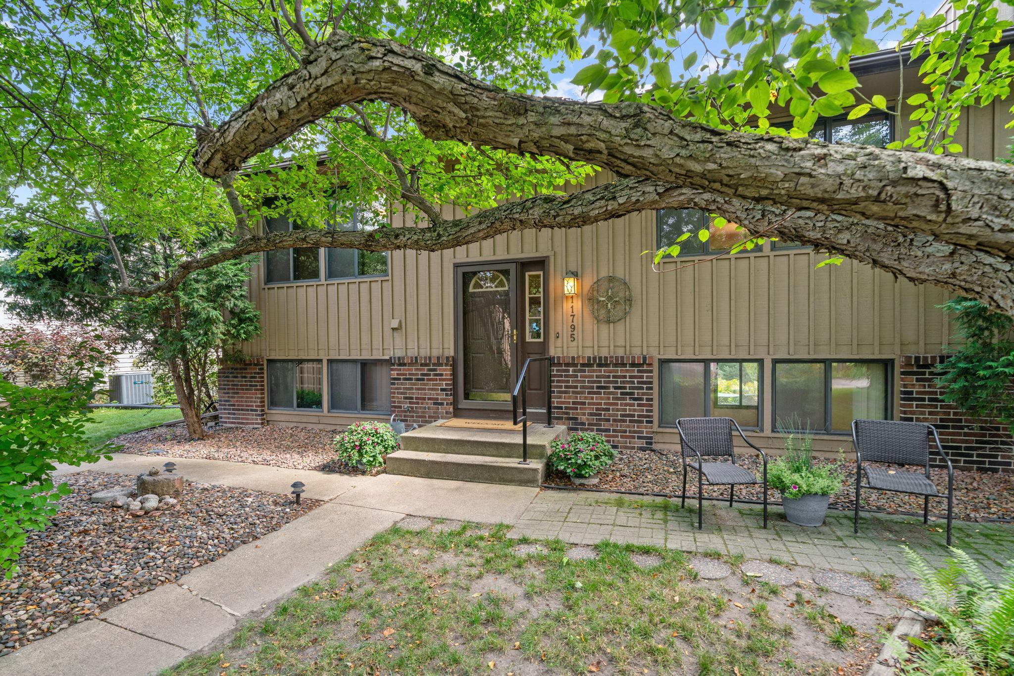 1st image of 11795 Red Fox Dr, Maple Grove, MN 55369 | MLS# 7074638