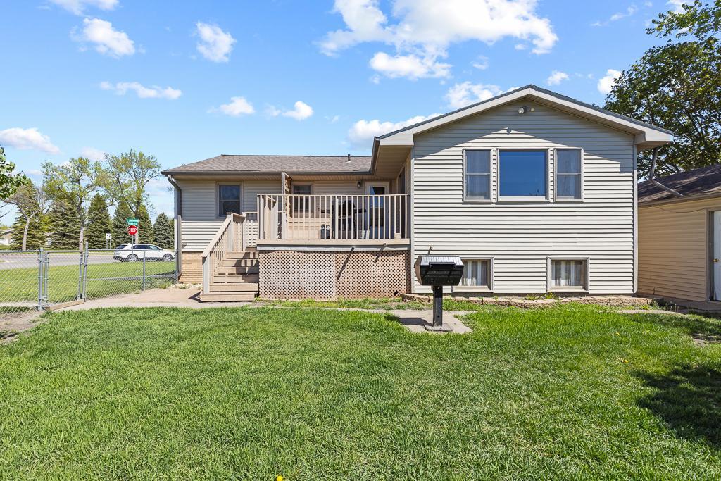 Homes for sale in Marshall, MN | 400 E Southview Dr, Marshall, MN 56258 | MLS# 7074815