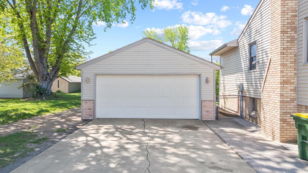 Homes for sale in Marshall, MN | 400 E Southview Dr, Marshall, MN 56258 | MLS# 7074815