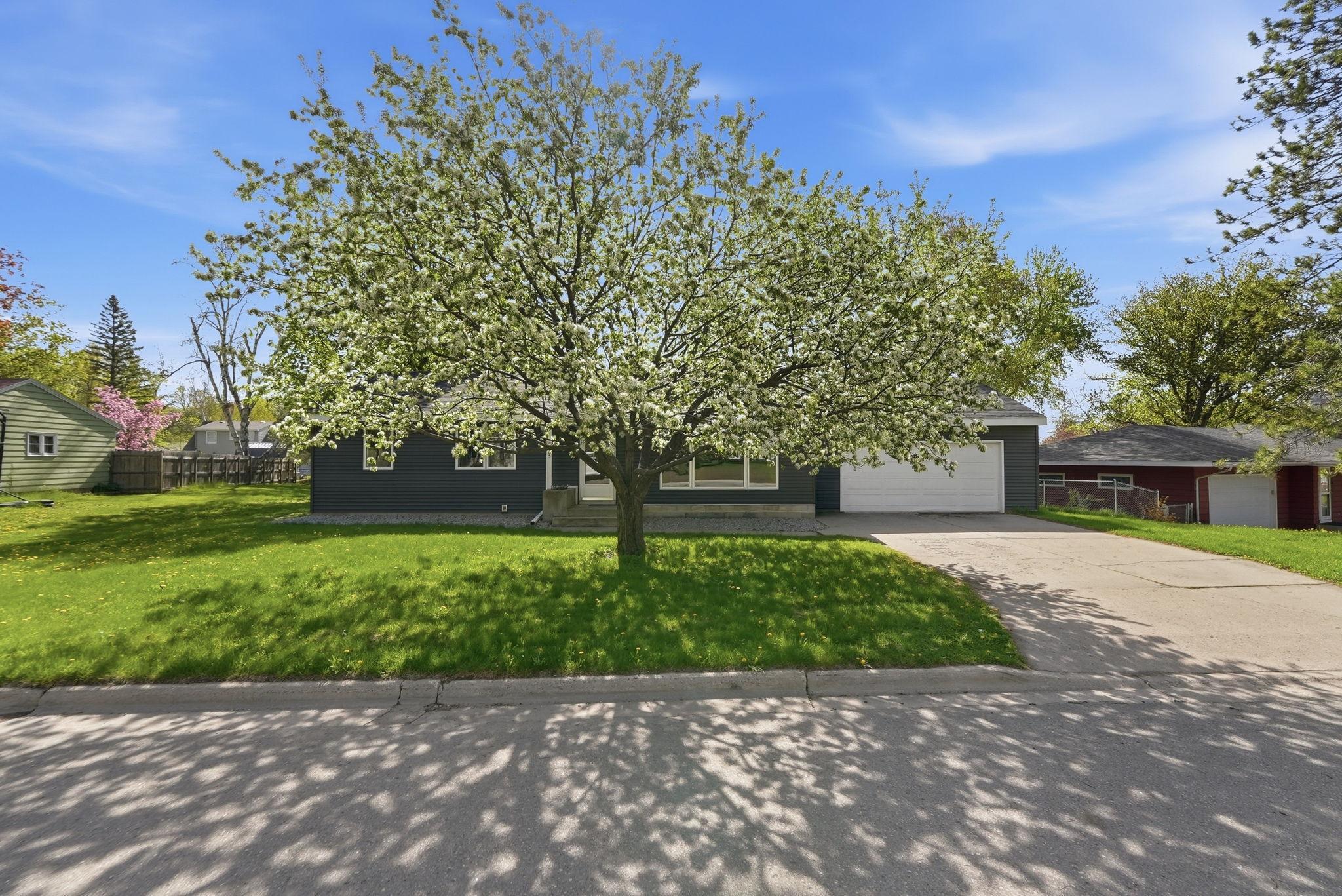 2nd image of 205 Victoria Dr, Alexandria, MN 56308 | MLS# 7074871
