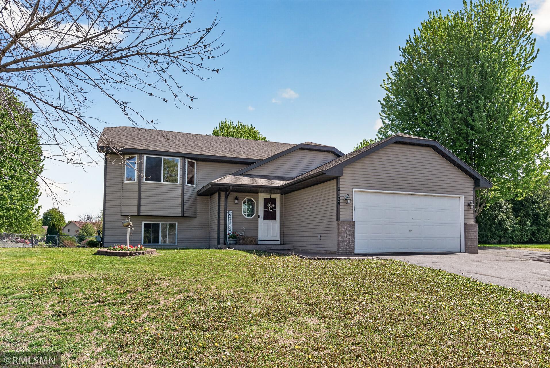 1st image of 6124 258th St, Wyoming, MN 55092 | MLS# 7075135