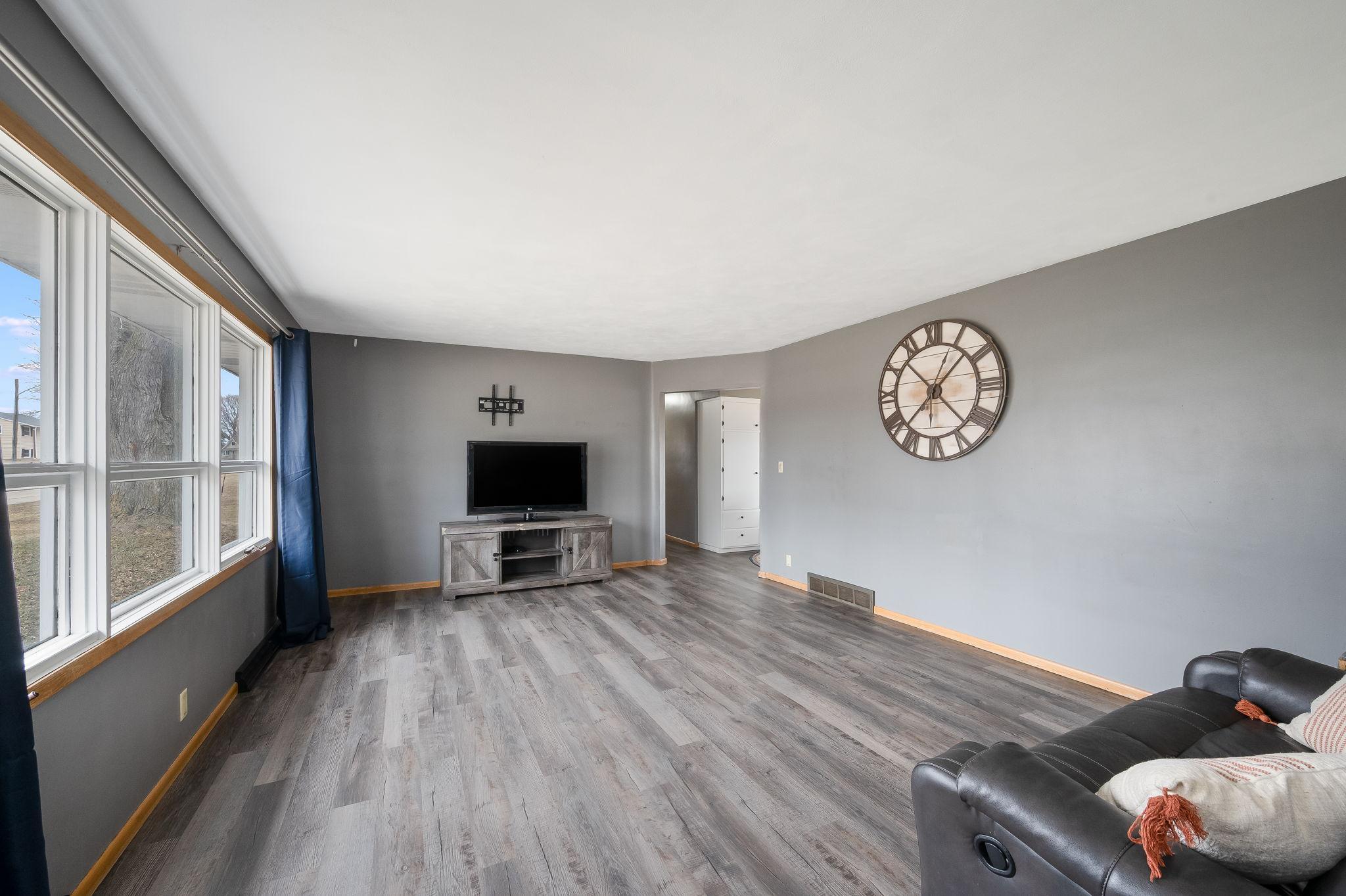 3rd image of 704 Washington Ave, Fairmont, MN 56031 | MLS# 7075582