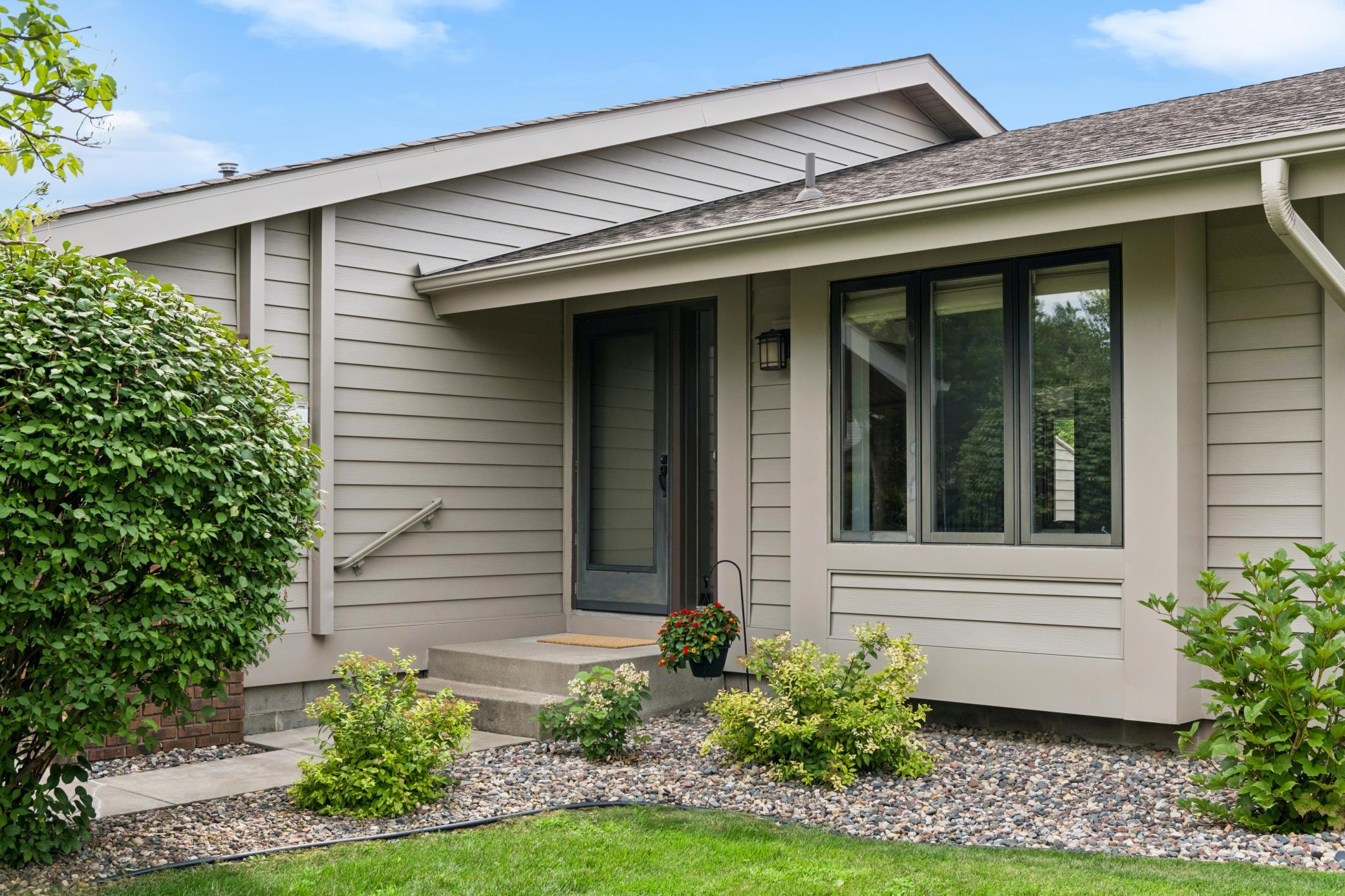 4th image of 9526 Woodbridge Rd, Minneapolis, MN 55438 | MLS# 7075693