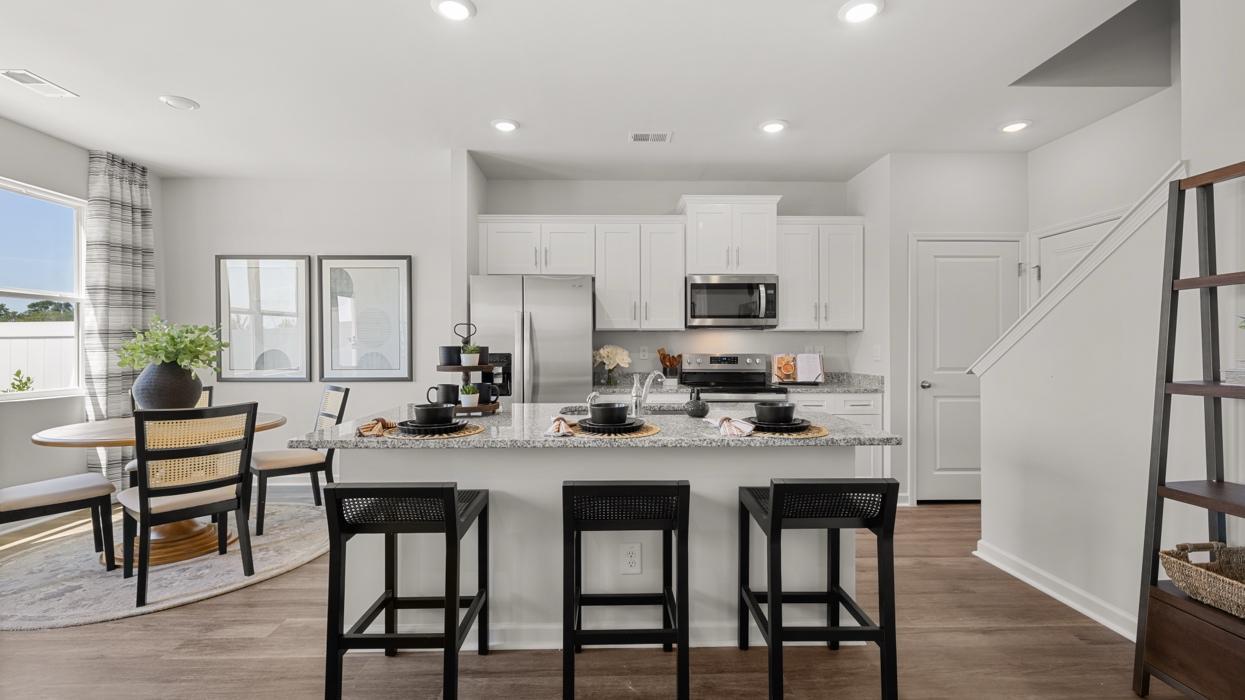 1st image of 1960 Aztec Ave, Shakopee, MN 55379 | MLS# 7075753