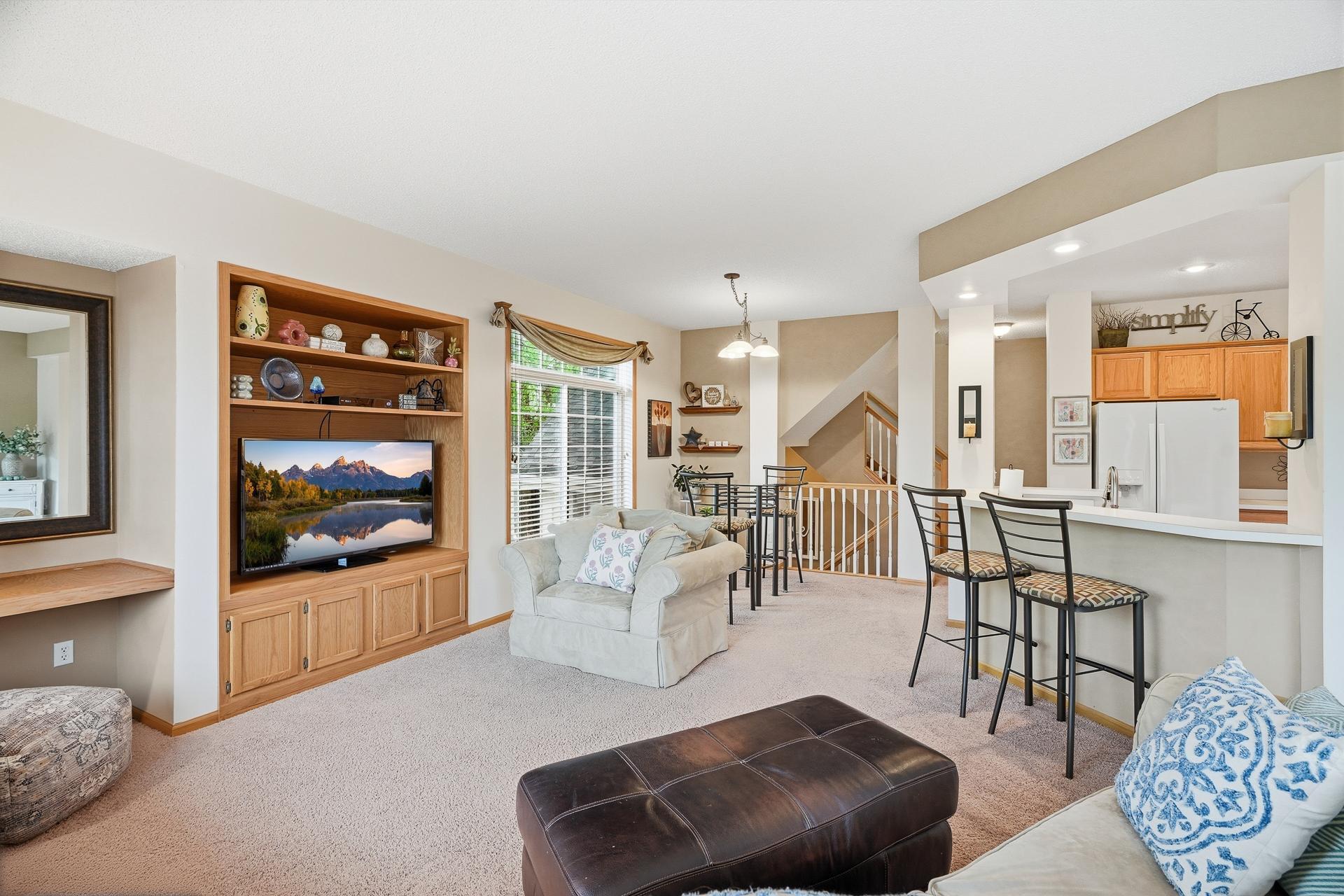 1st image of 2111 Eagle Trace Ln, Saint Paul, MN 55129 | MLS# 7076259