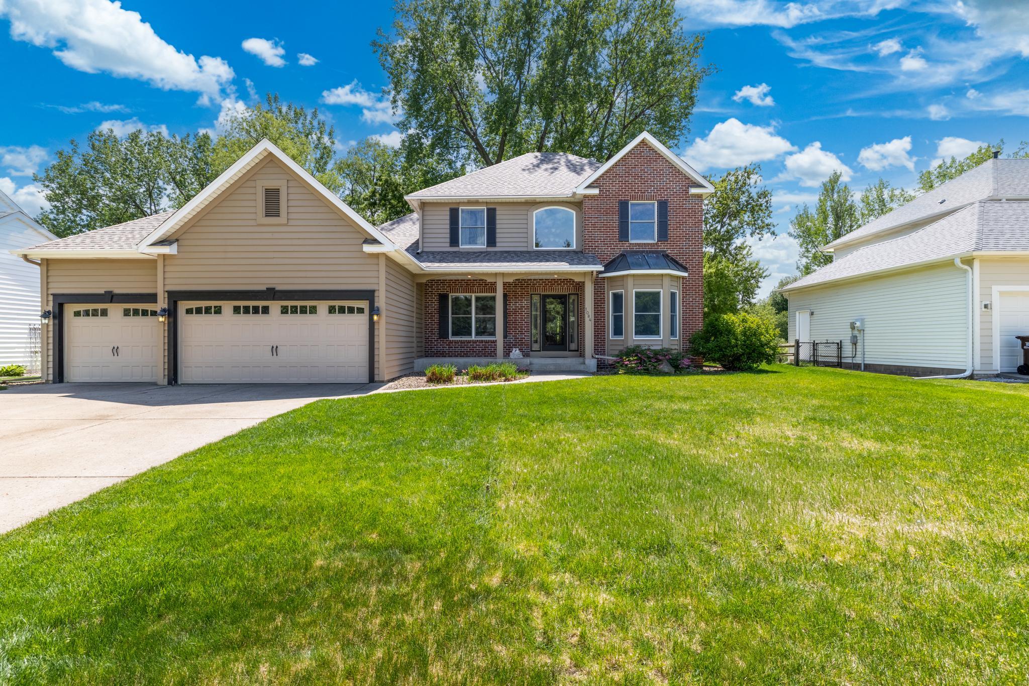 2nd image of 1084 Tamberwood Ct, Saint Paul, MN 55125 | MLS# 7076262