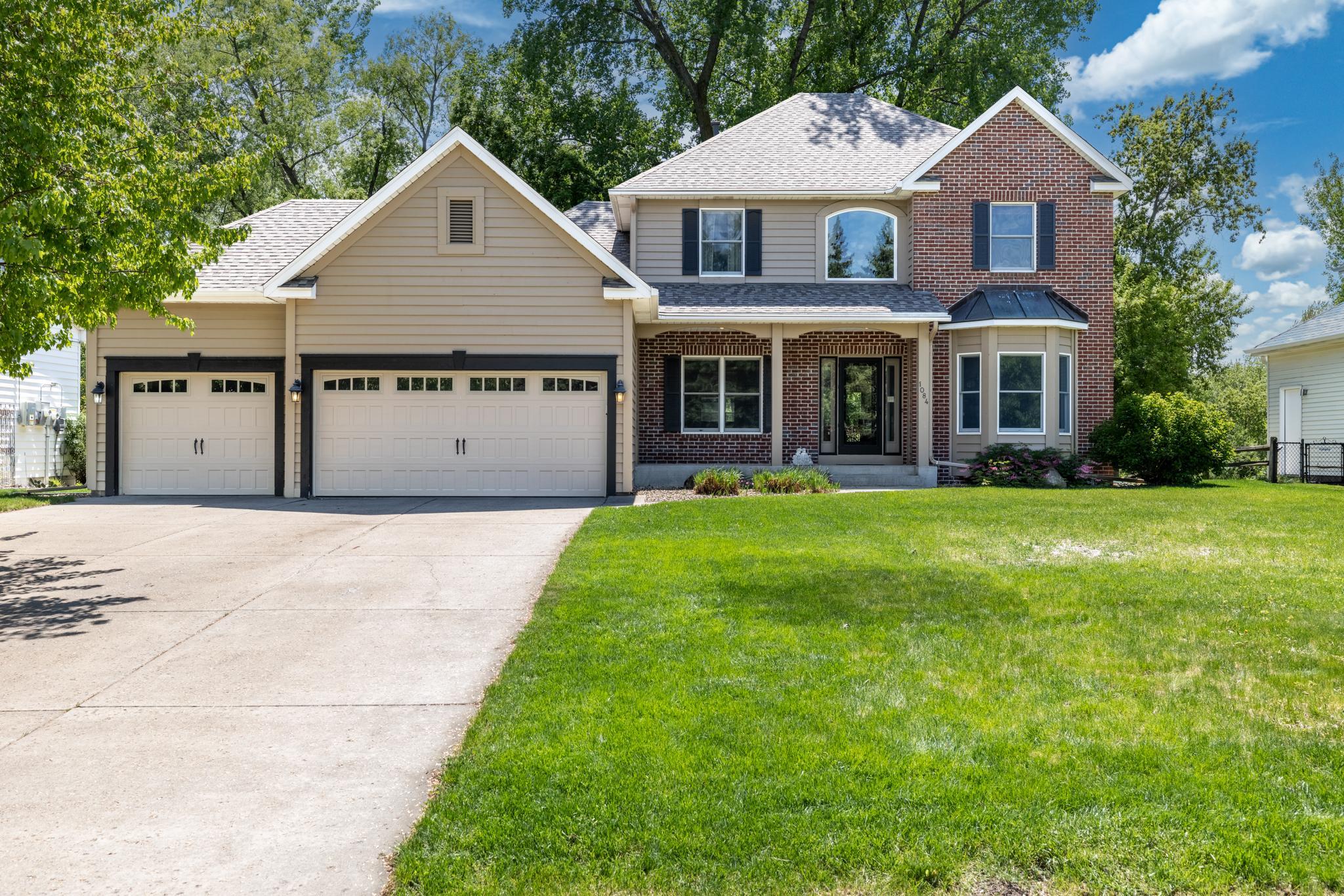 1st image of 1084 Tamberwood Ct, Saint Paul, MN 55125 | MLS# 7076262