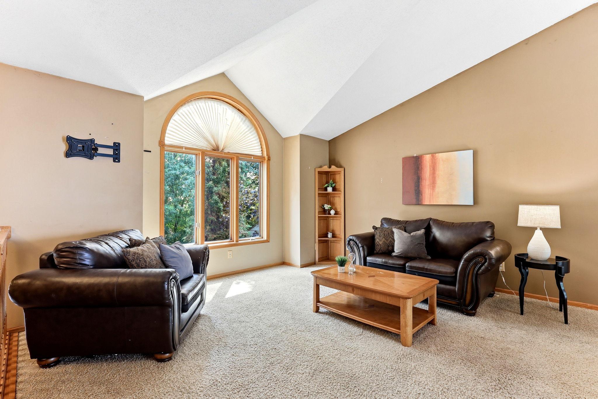 3rd image of 397 Viking Dr E, Saint Paul, MN 55117 | MLS# 7076429