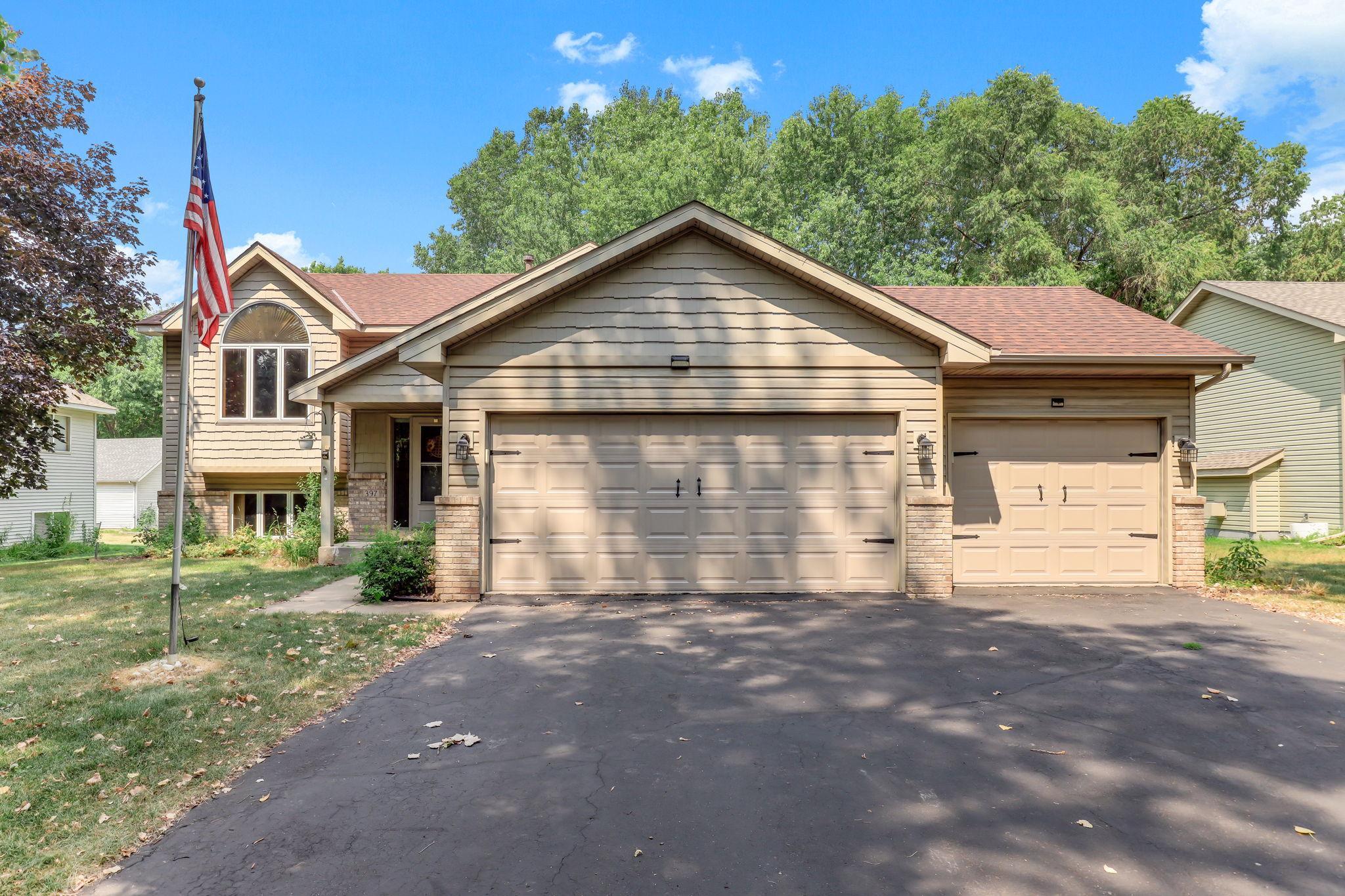 1st image of 397 Viking Dr E, Saint Paul, MN 55117 | MLS# 7076429