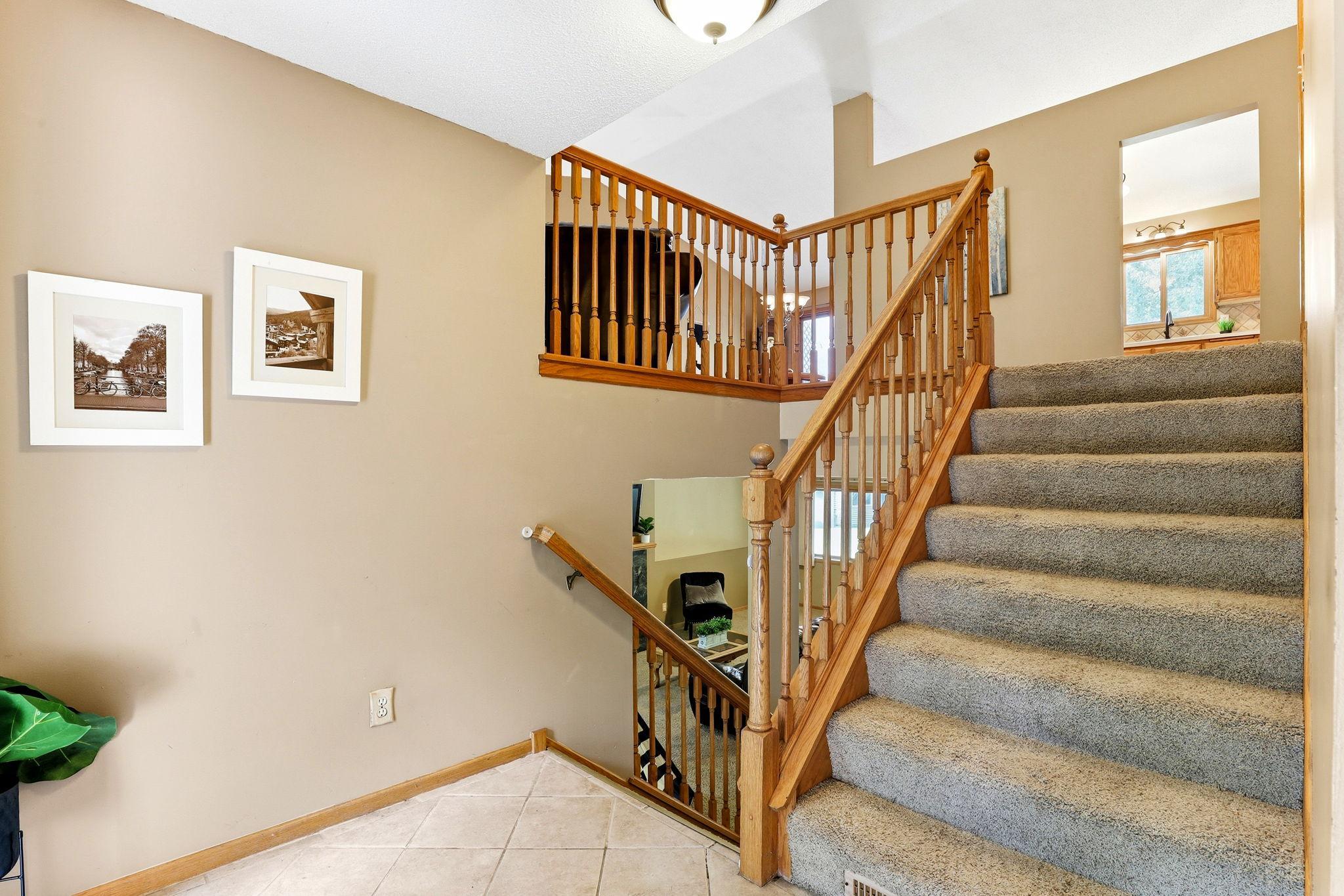 2nd image of 397 Viking Dr E, Saint Paul, MN 55117 | MLS# 7076429