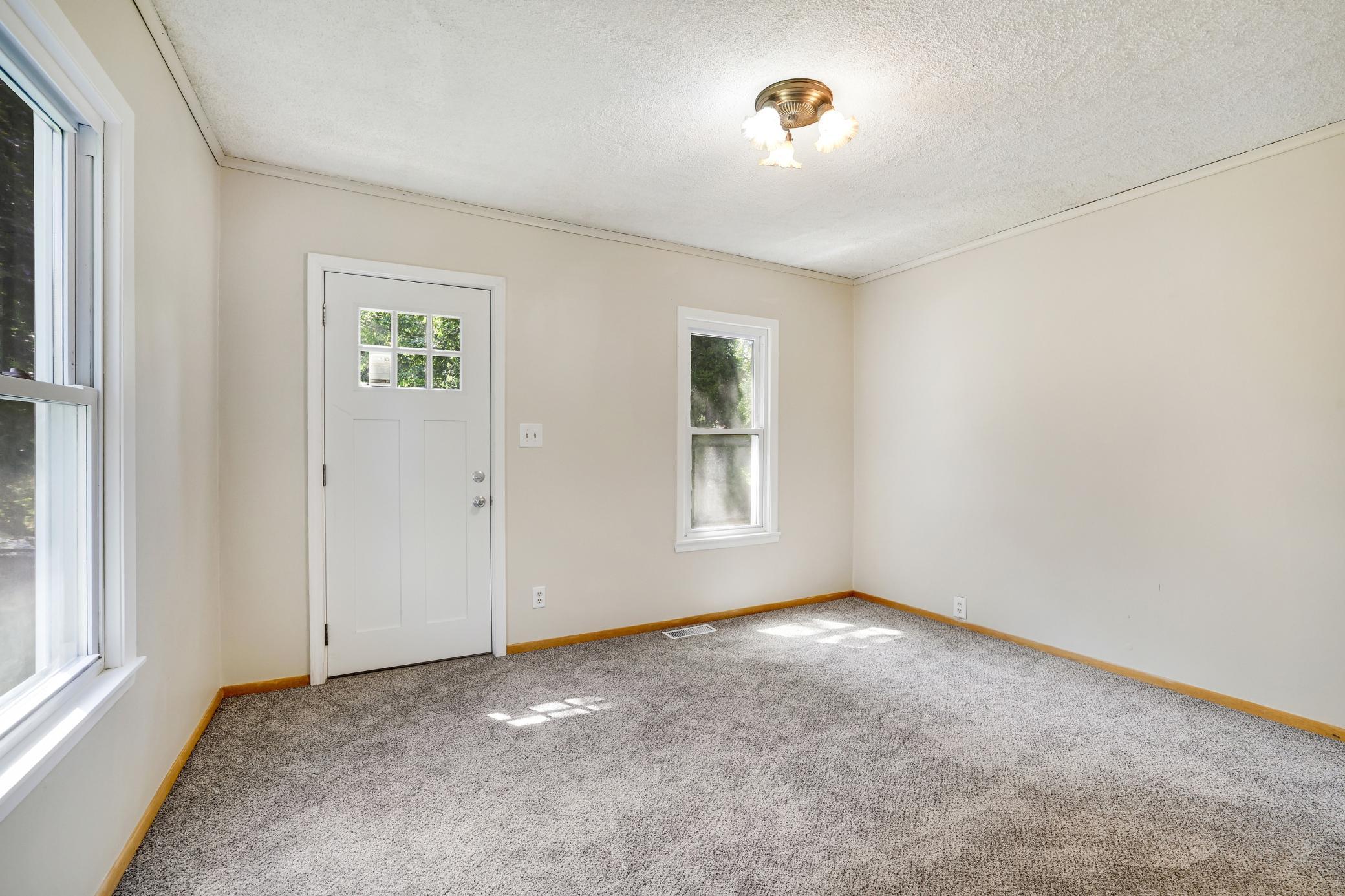 4th image of 1619 Reaney Ave, Saint Paul, MN 55106 | MLS# 7076497