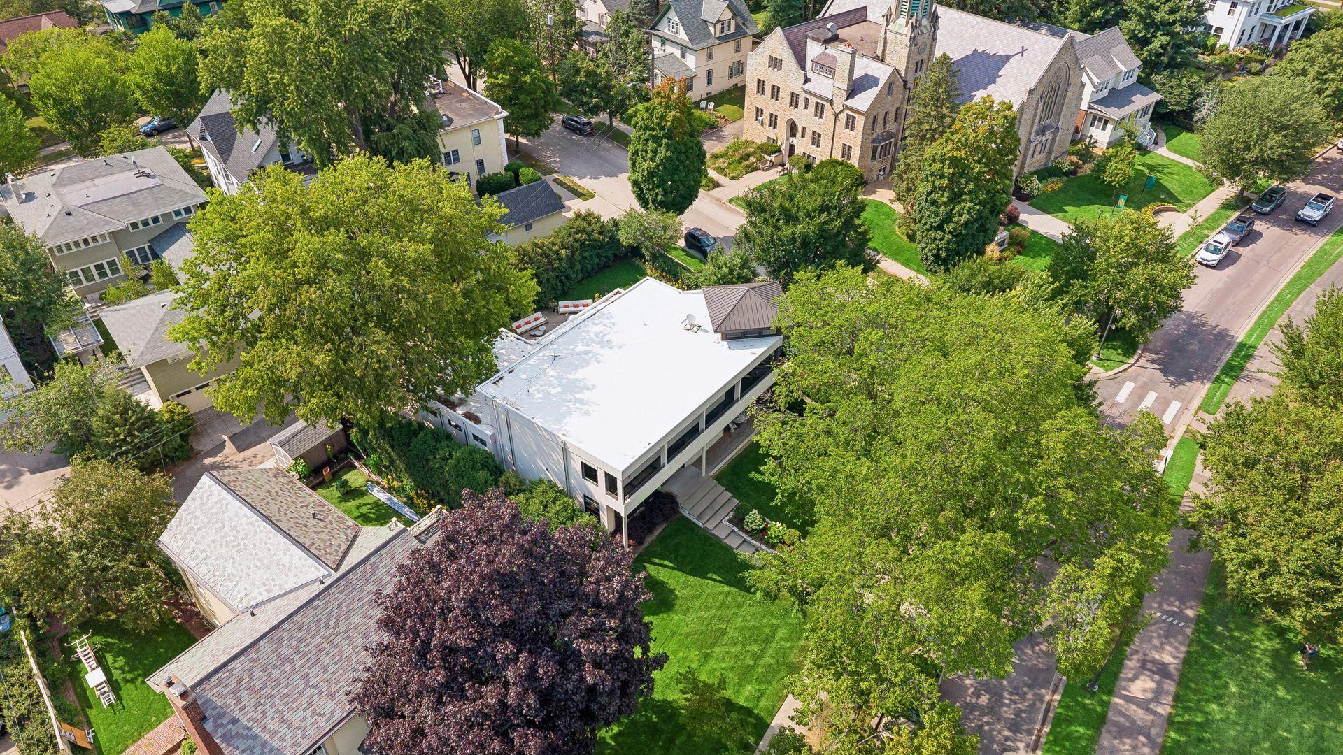 5th image of 2100 W Lake Of The Isles Pkwy, Minneapolis, MN 55405 | MLS# 7076915