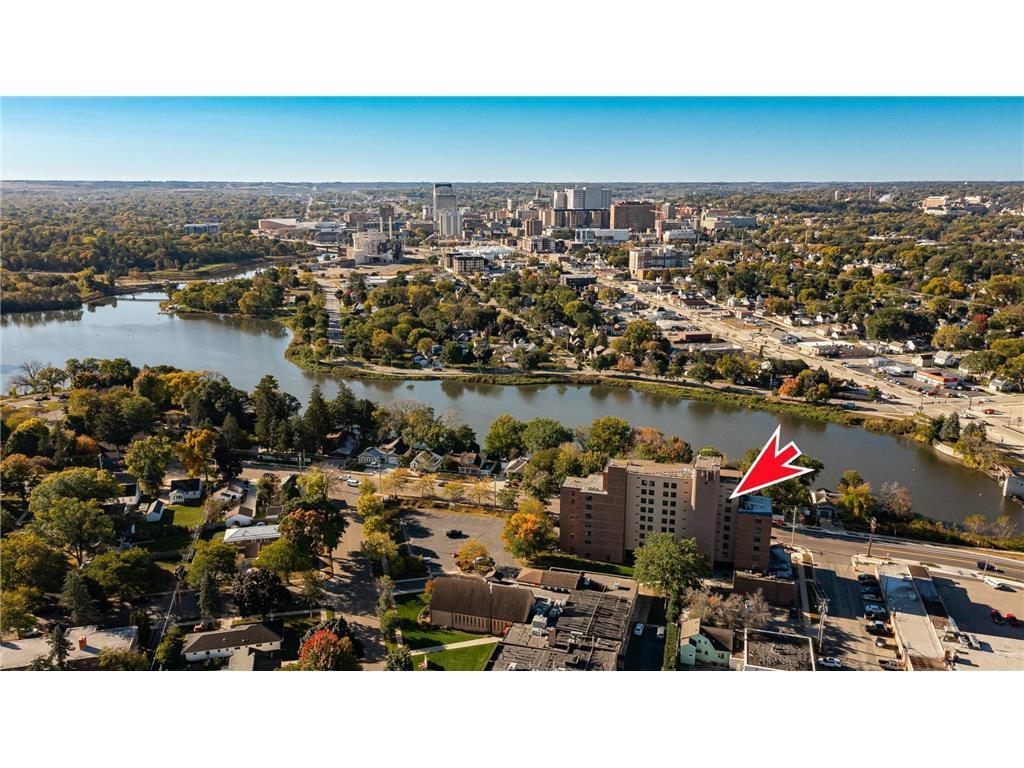 2nd image of 121 14th St NE, Rochester, MN 55906