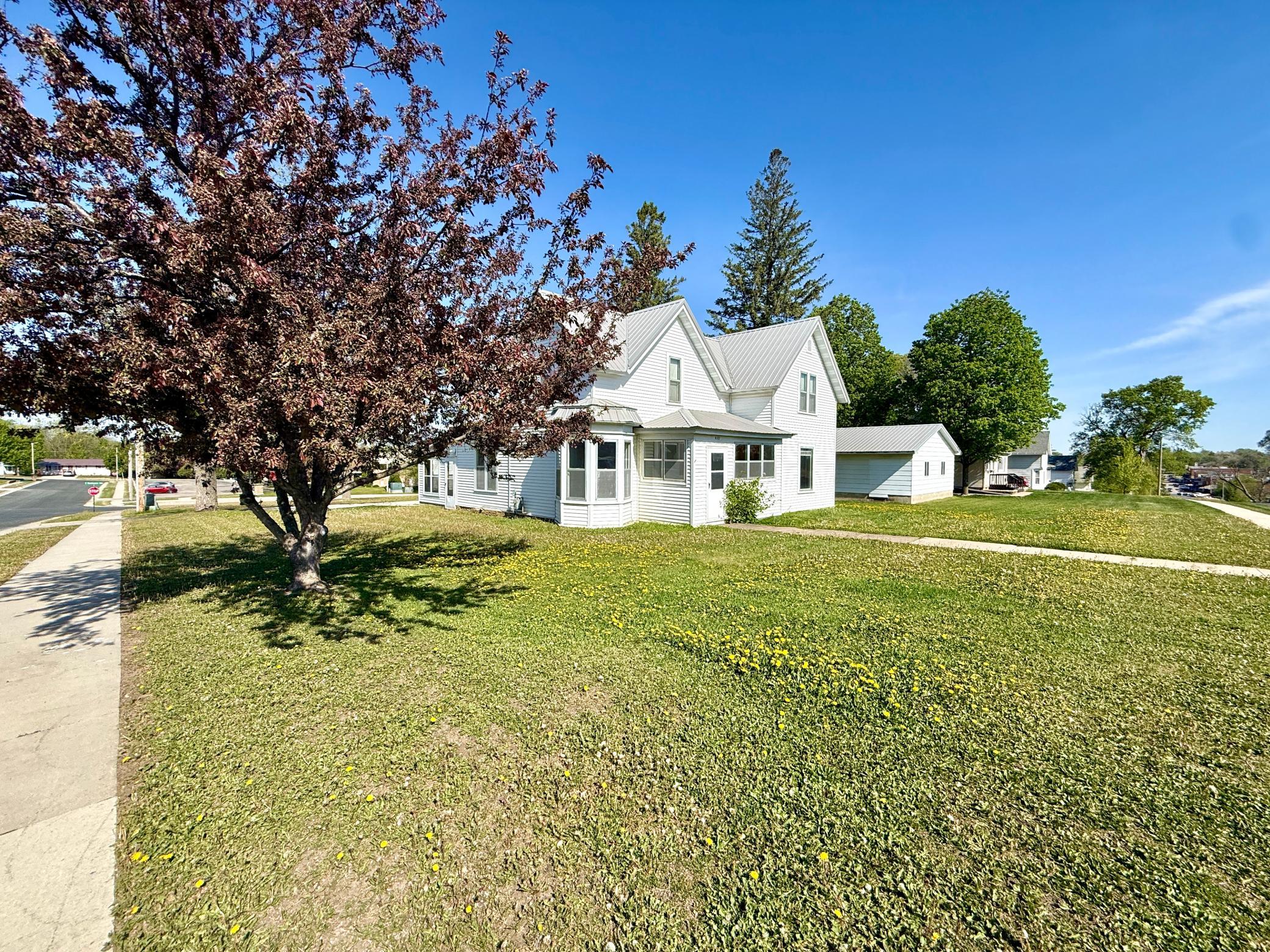 Homes for sale in Spring Valley, MN | 512 S Broadway St, Spring Valley, MN 55975 | MLS# 7077248