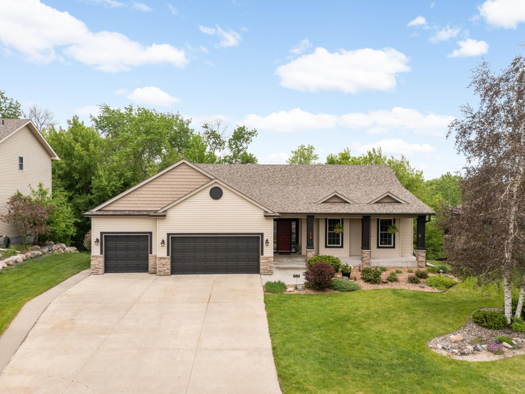 Homes for sale in Lonsdale, MN | 615 Bluff Heights Dr Se, Lonsdale, MN 55046 | MLS# 7077641