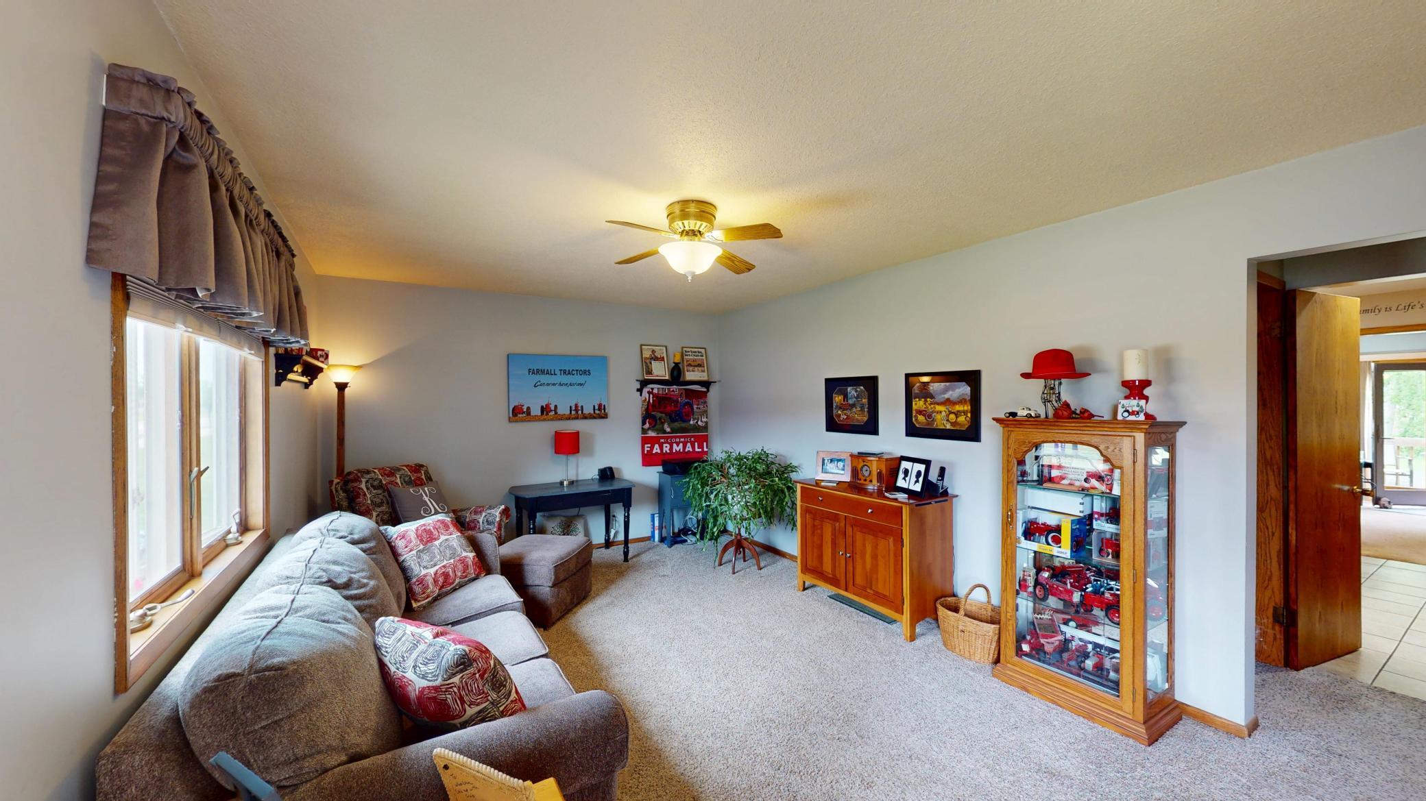 2nd image of 1112 Bridge Ave, Albert Lea, MN 56007 | MLS# 7077792
