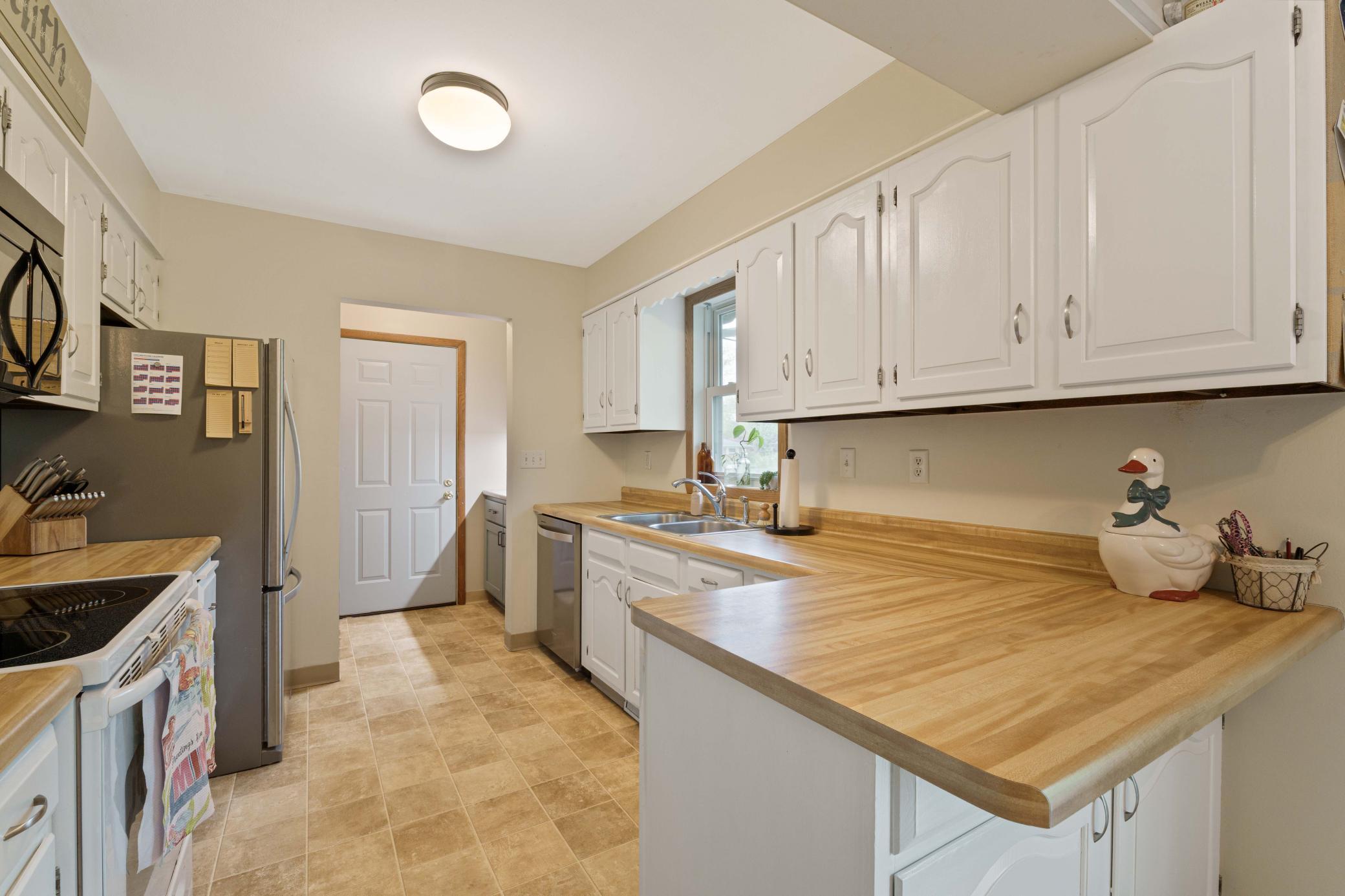 5th image of 533 Maple Ln, Moorhead, MN 56560 | MLS# 7077931