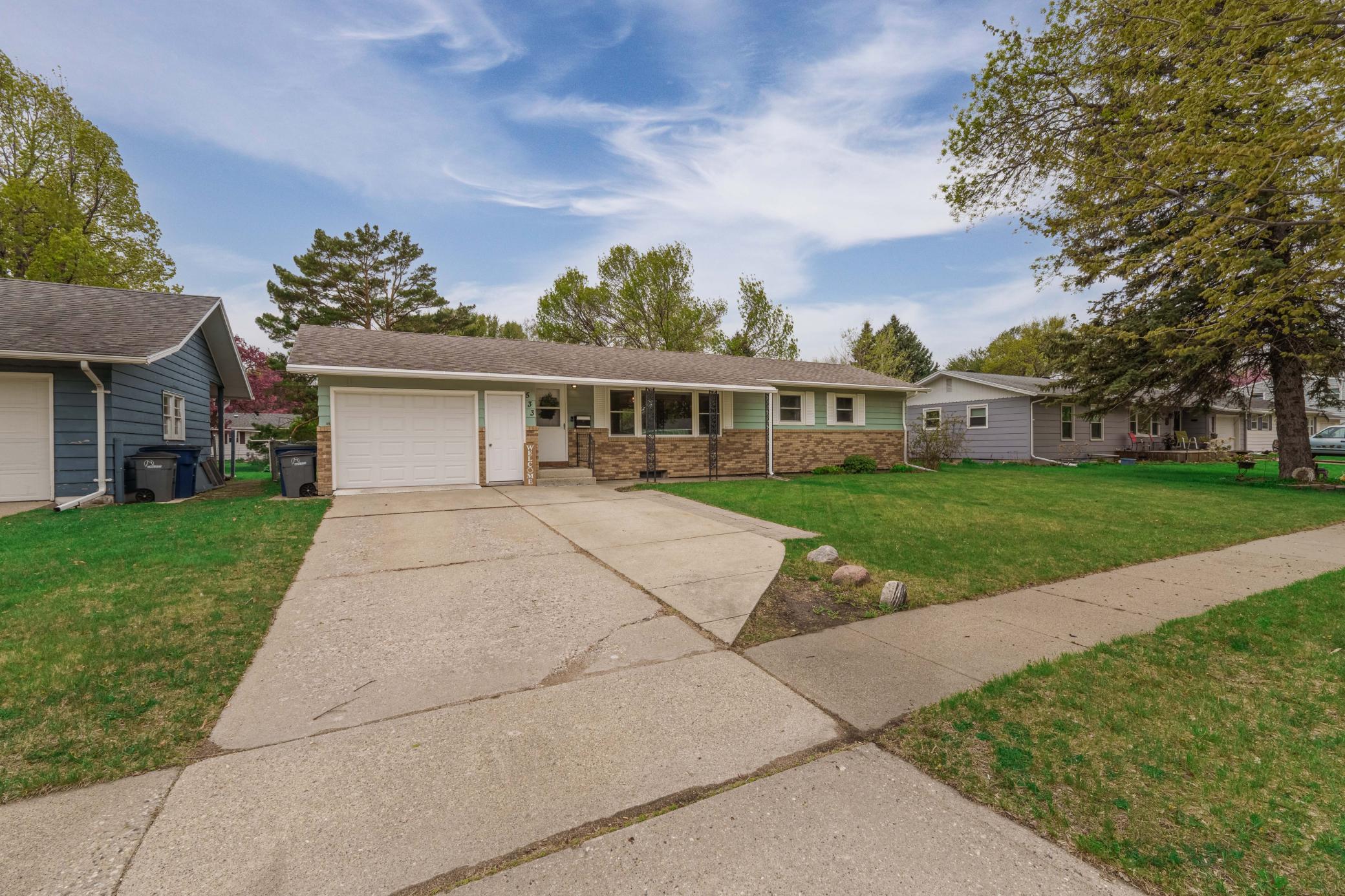 2nd image of 533 Maple Ln, Moorhead, MN 56560 | MLS# 7077931