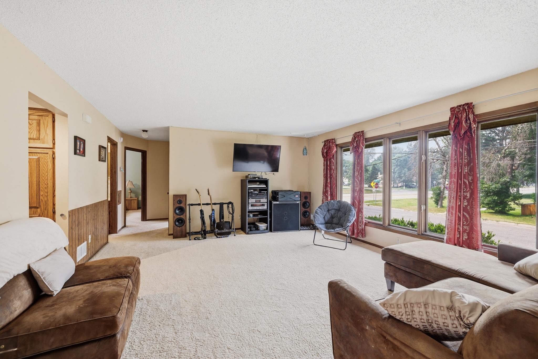 Homes for sale in White Bear Lake, MN | 2028 Dotte Dr, White Bear Lake, MN 55110 | MLS# 7077935