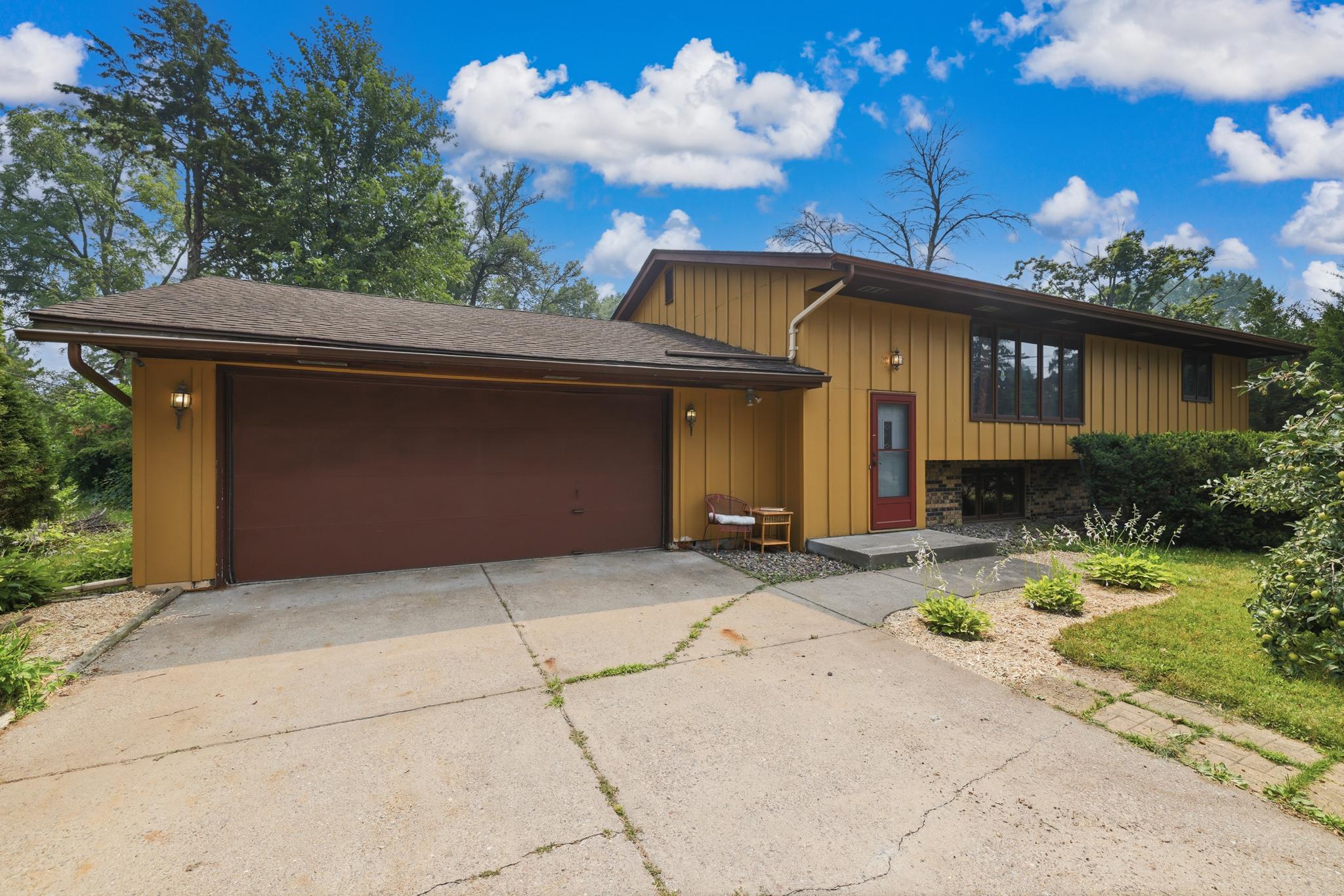Homes for sale in White Bear Lake, MN | 2028 Dotte Dr, White Bear Lake, MN 55110 | MLS# 7077935