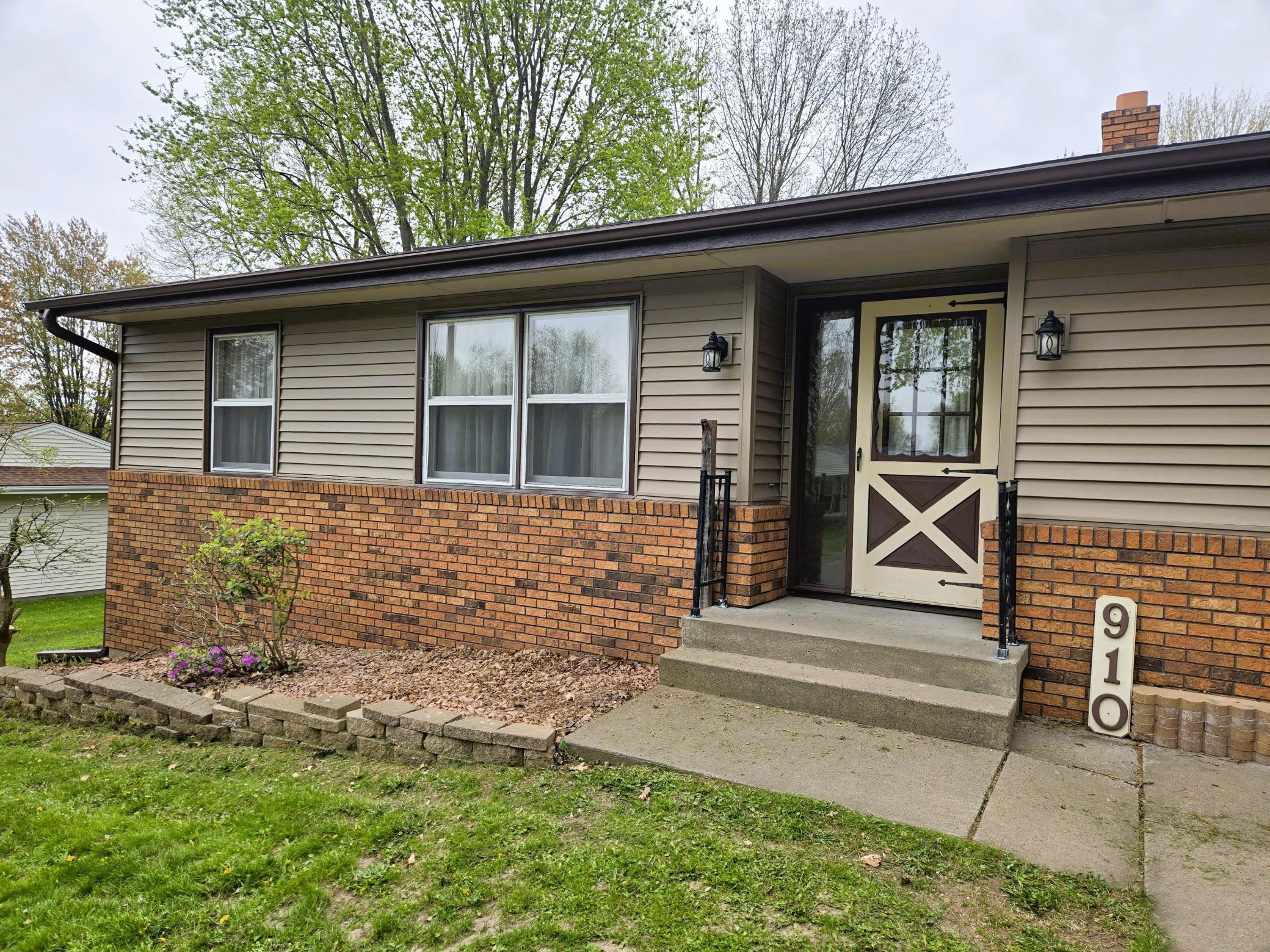 2nd image of 910 Mission Dr, Rice Lake, WI 54868 | MLS# 7078037