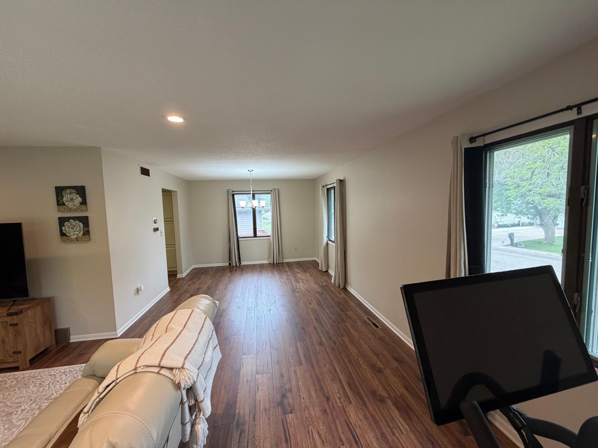 4th image of 1609 Gateway Dr, Albert Lea, MN 56007 | MLS# 7078145