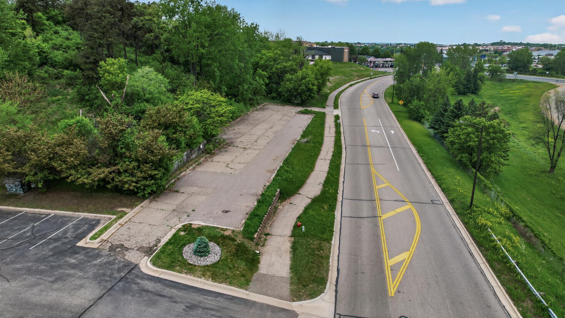 4th image of 15080 Buck Hill Rd, Burnsville, MN 55306 | MLS# 7078172