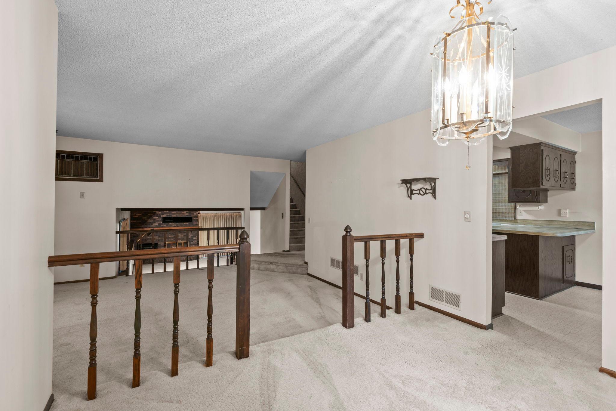 4th image of 8233 Pleasant View Ct, Saint Paul, MN 55112 | MLS# 7078183
