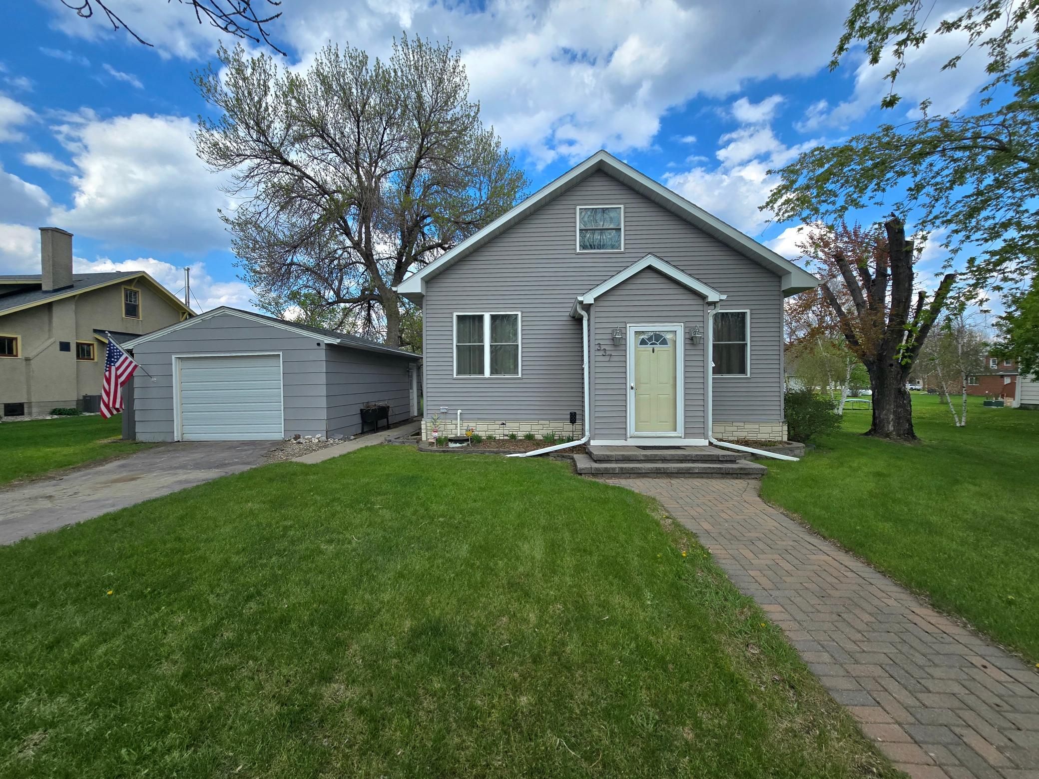 Homes for sale in Halstad, MN | 337 2nd Ave E, Halstad, MN 56548 | MLS# 7078209