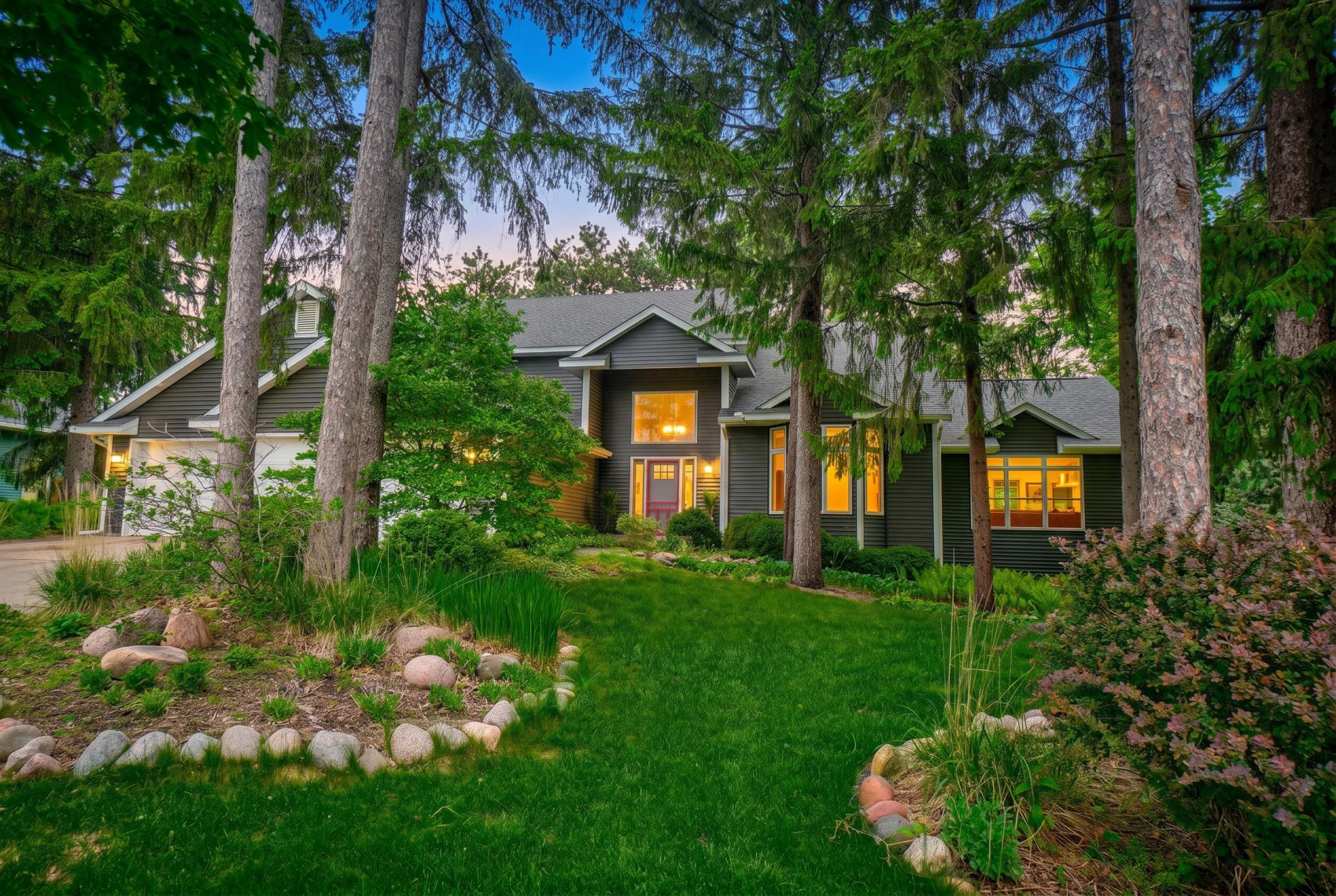 2nd image of 1005 Spruce Dr, Hudson, WI 54016 | MLS# 7078218