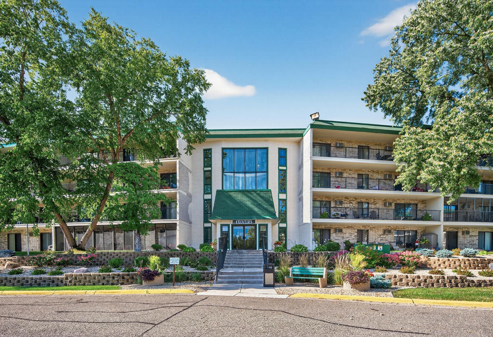 Homes for sale in Minnetonka, MN | 10501 Cedar Lake Rd #318, Minnetonka, MN 55305 | MLS# 7078658