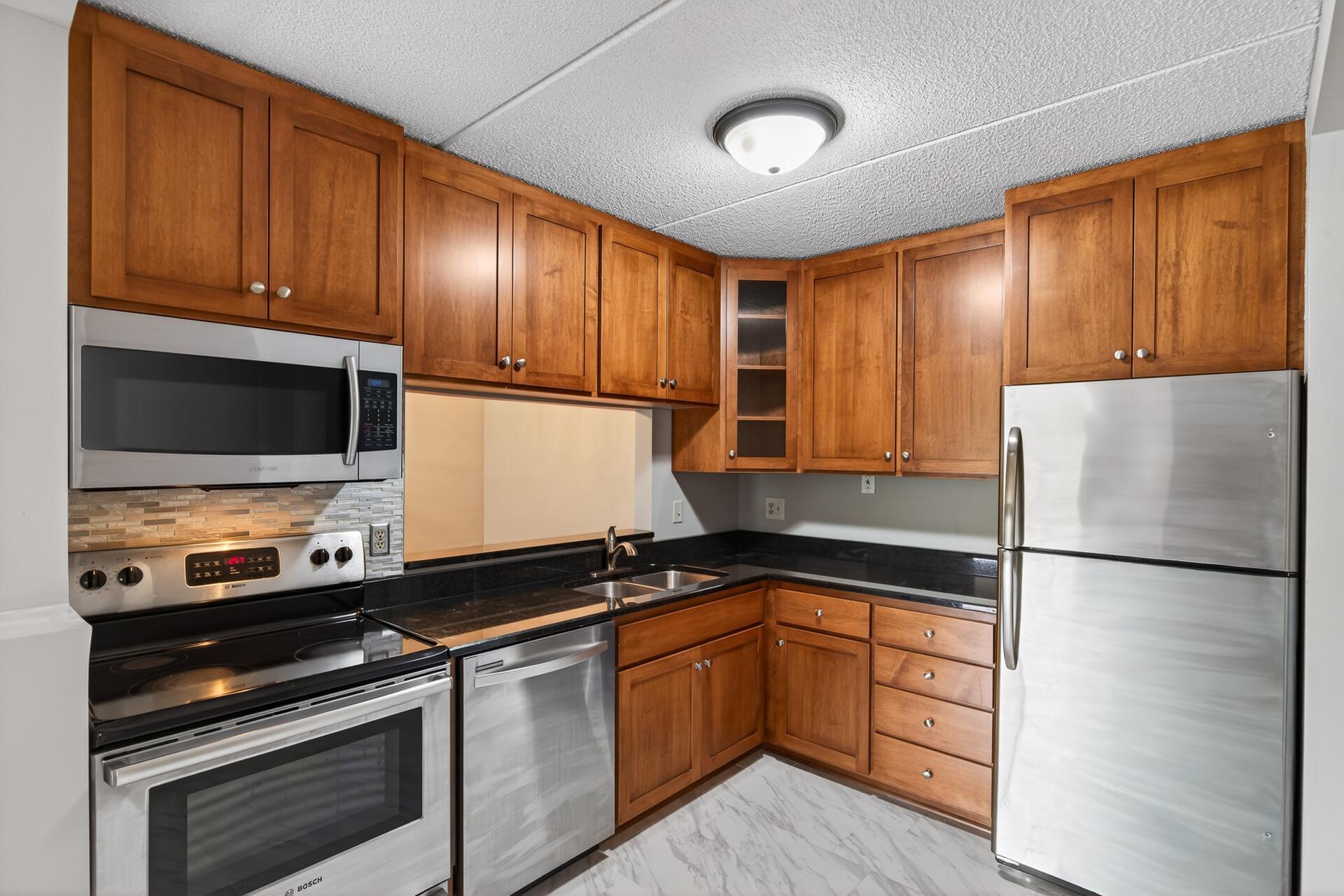 Homes for sale in Minnetonka, MN | 10501 Cedar Lake Rd #318, Minnetonka, MN 55305 | MLS# 7078658