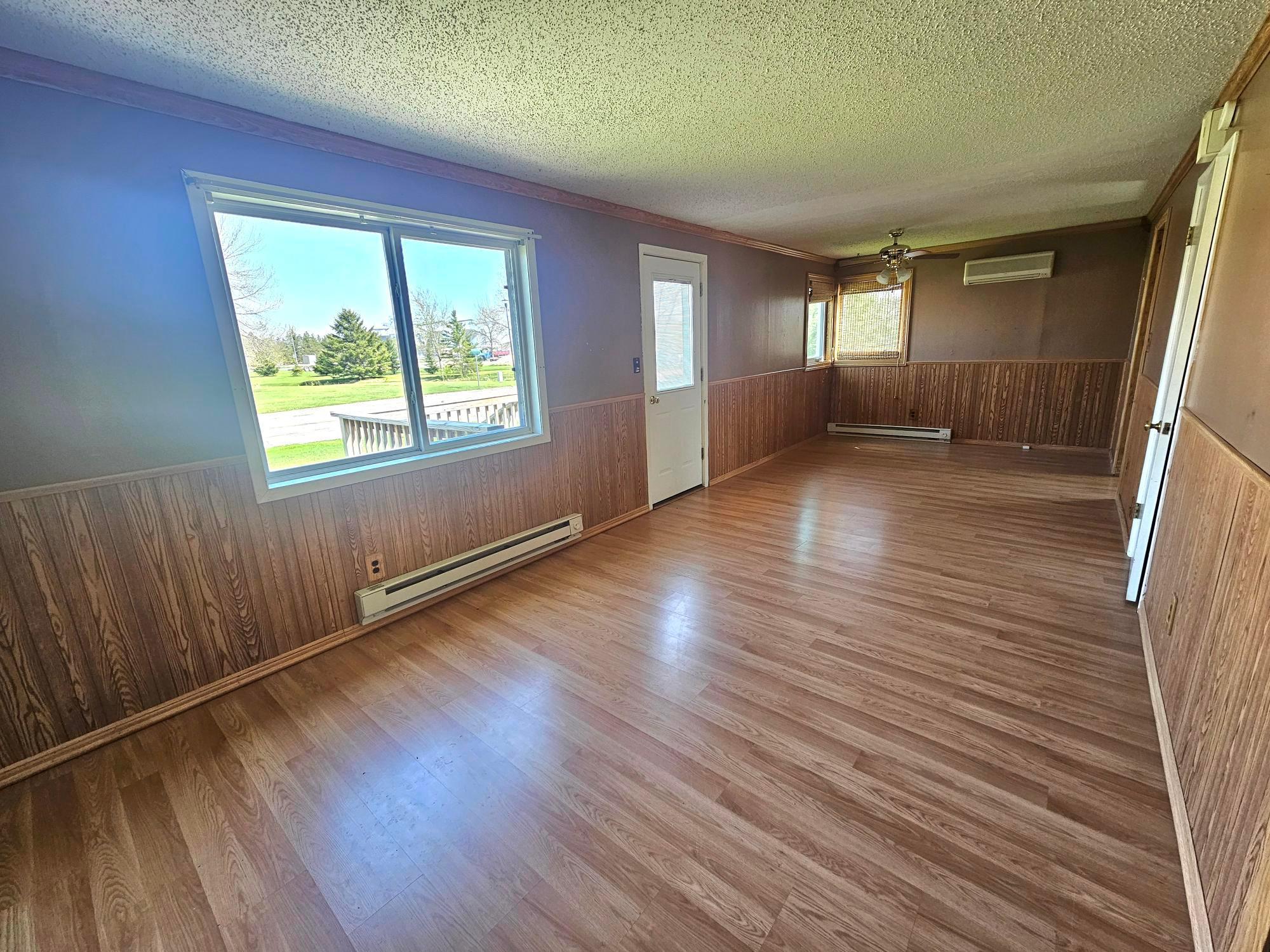 5th image of 127 S State St, Warren, MN 56762 | MLS# 7079081