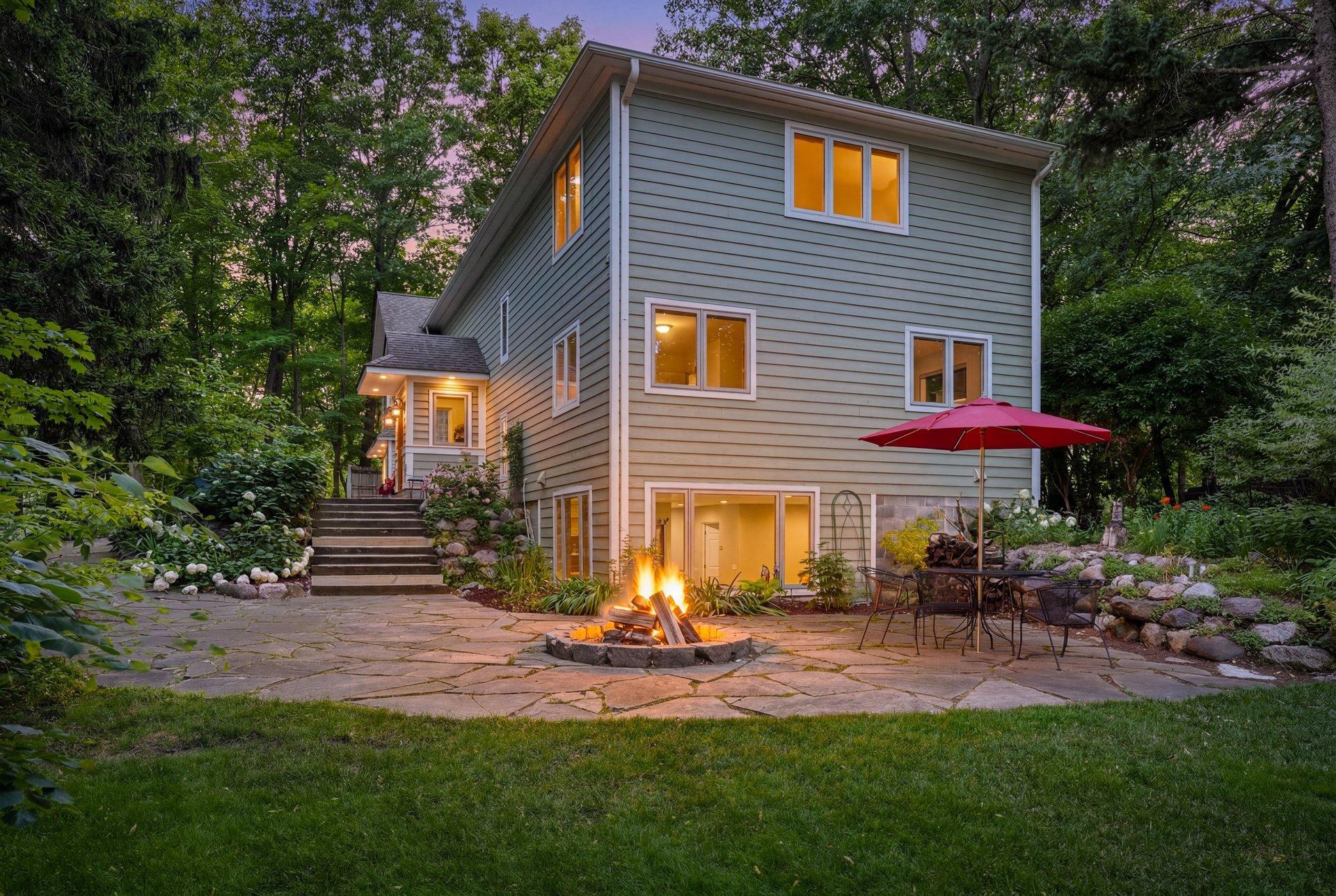 4th image of 220 Frontier Ct, Chanhassen, MN 55317 | MLS# 7079274