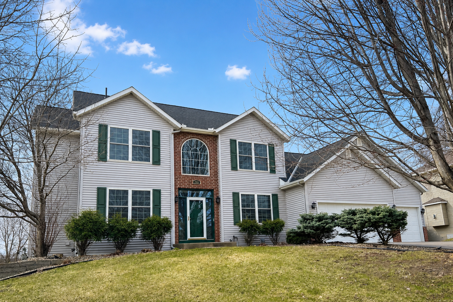 1st image of 2888 Eagle Valley Dr, Saint Paul, MN 55129 | MLS# 7079345