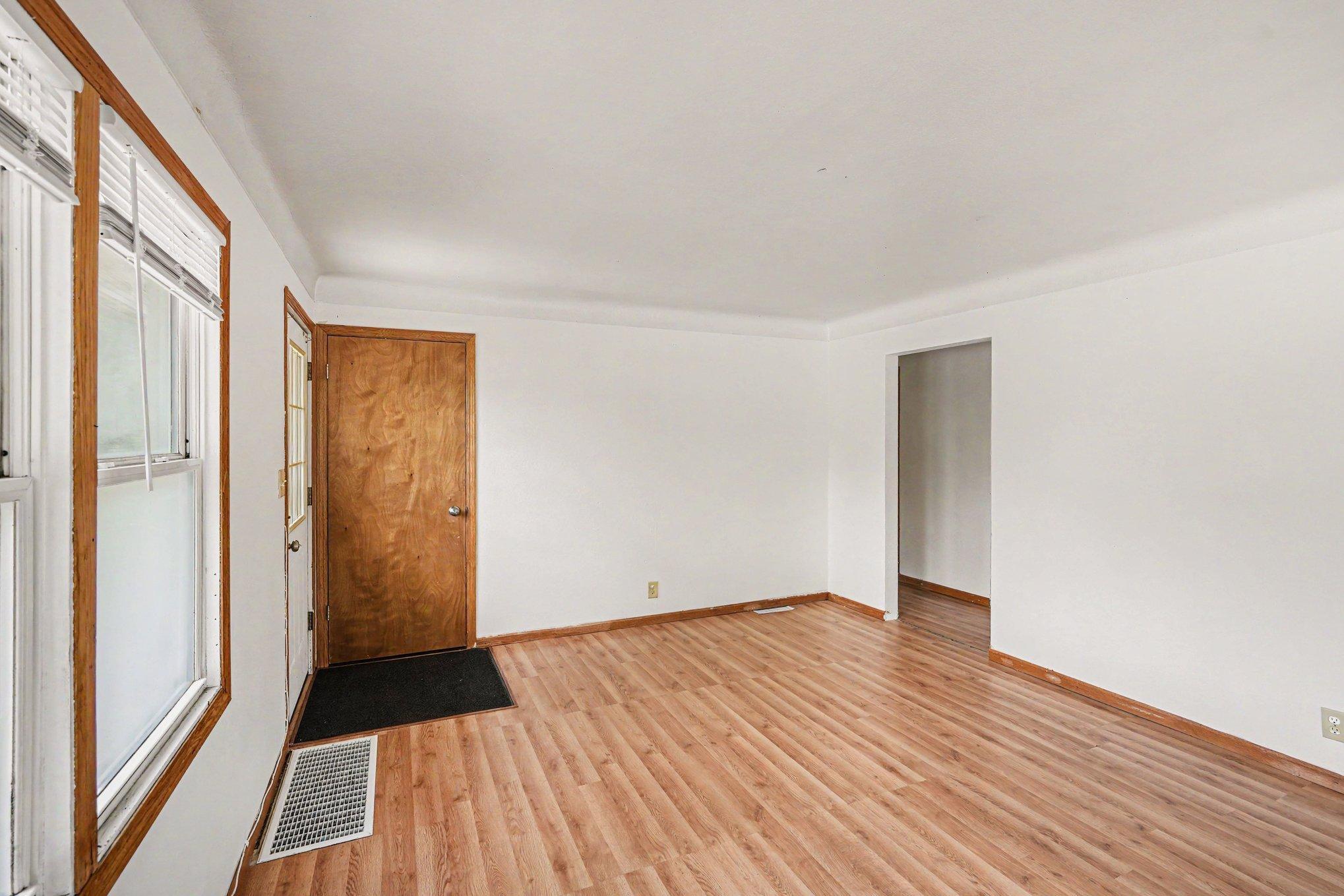 3rd image of 1175 Cook Ave E, Saint Paul, MN 55106 | MLS# 7079570