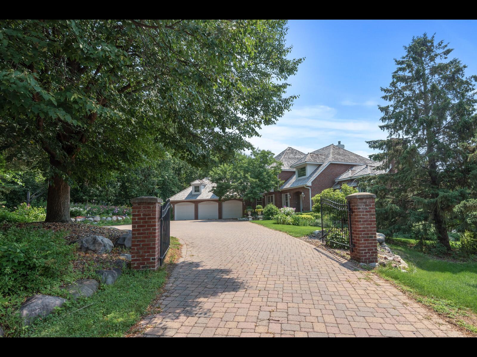 Homes for sale in Bloomington, MN | 7180 Kenmare Dr, Bloomington, MN 55438 | MLS# 7079653