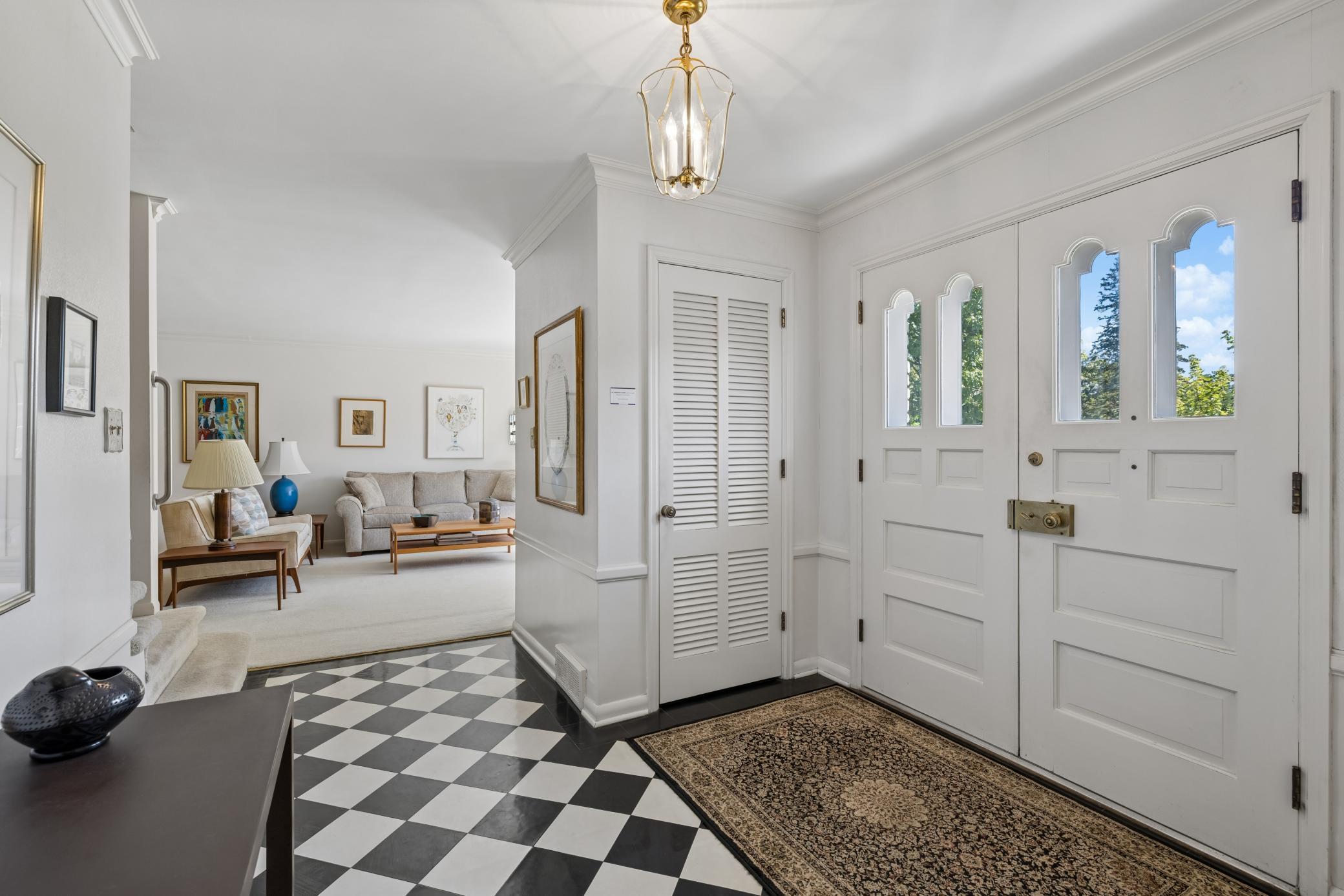 2nd image of 1605 Edgcumbe Rd, Saint Paul, MN 55116 | MLS# 7079716