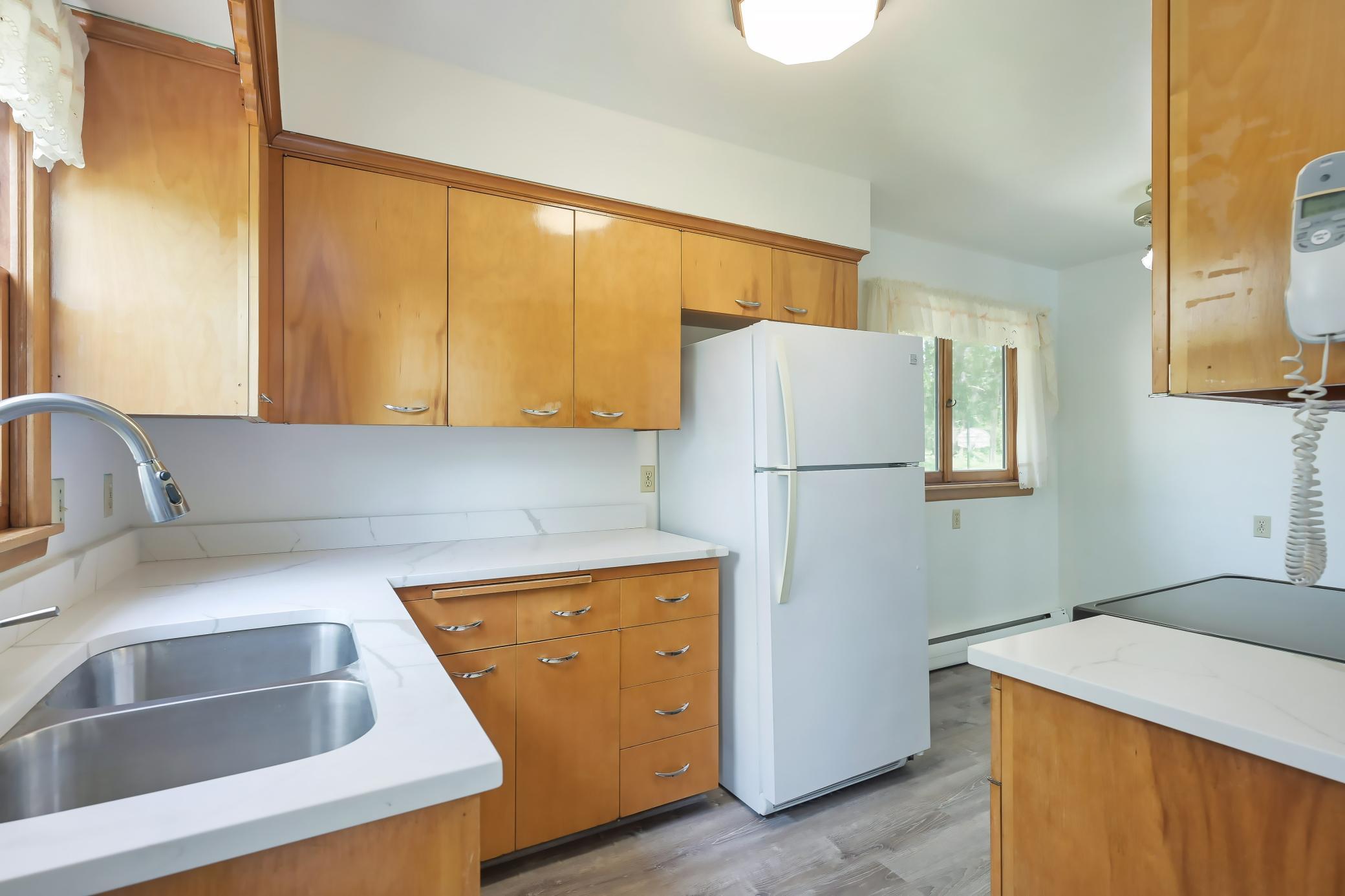 3rd image of 3893 Victoria St N, Saint Paul, MN 55126 | MLS# 7080005