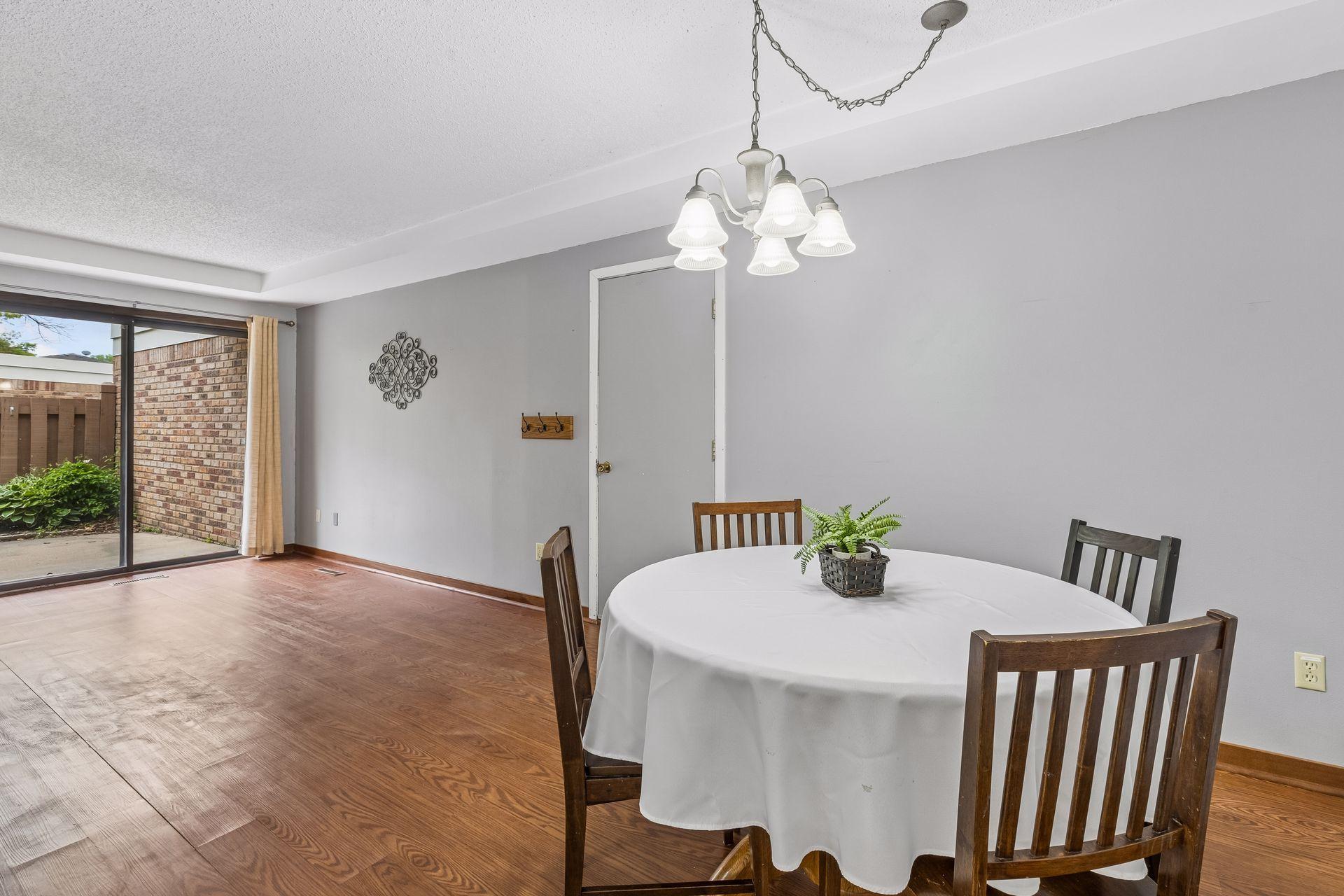 3rd image of 3620 Independence Ave S #10, Minneapolis, MN 55426 | MLS# 7080195