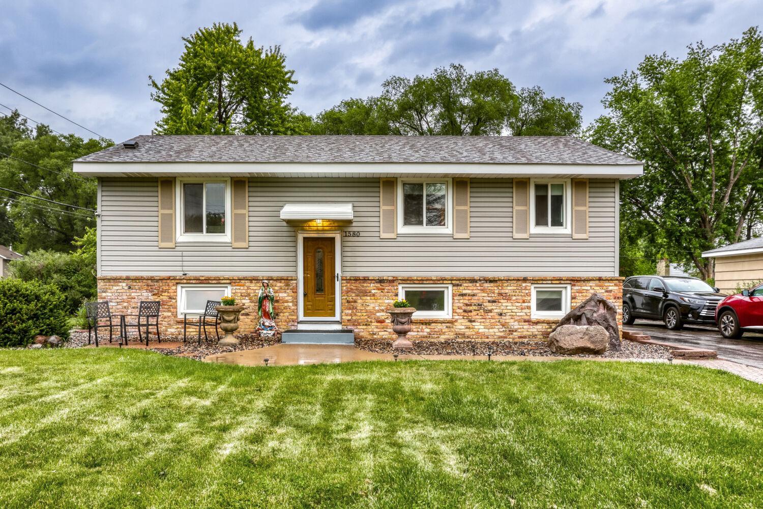 Homes for sale in New Brighton, MN | 1580 16th St Nw, New Brighton, MN 55112 | MLS# 7080410