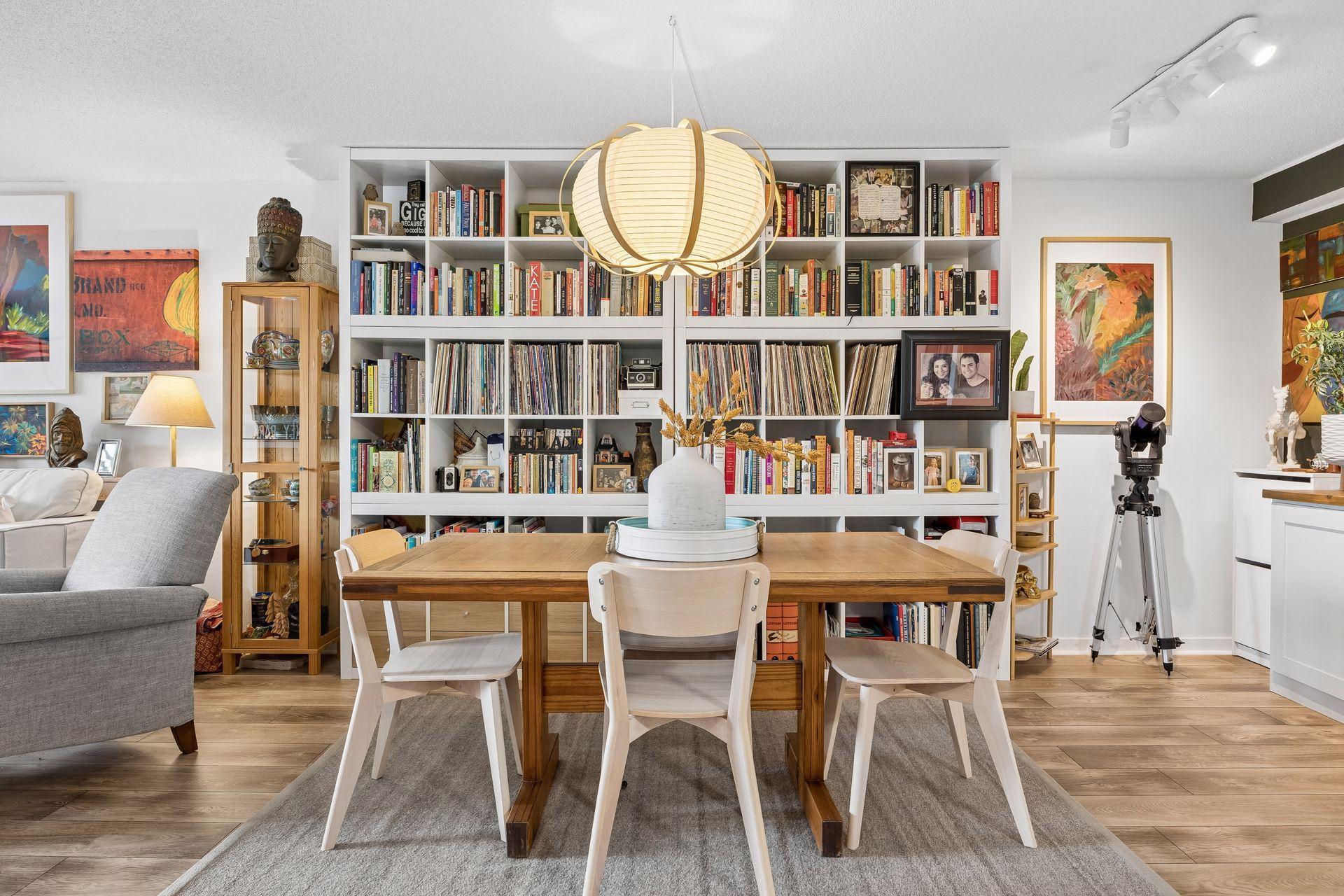 4th image of 52 Groveland Ter #A304, Minneapolis, MN 55403 | MLS# 7080474