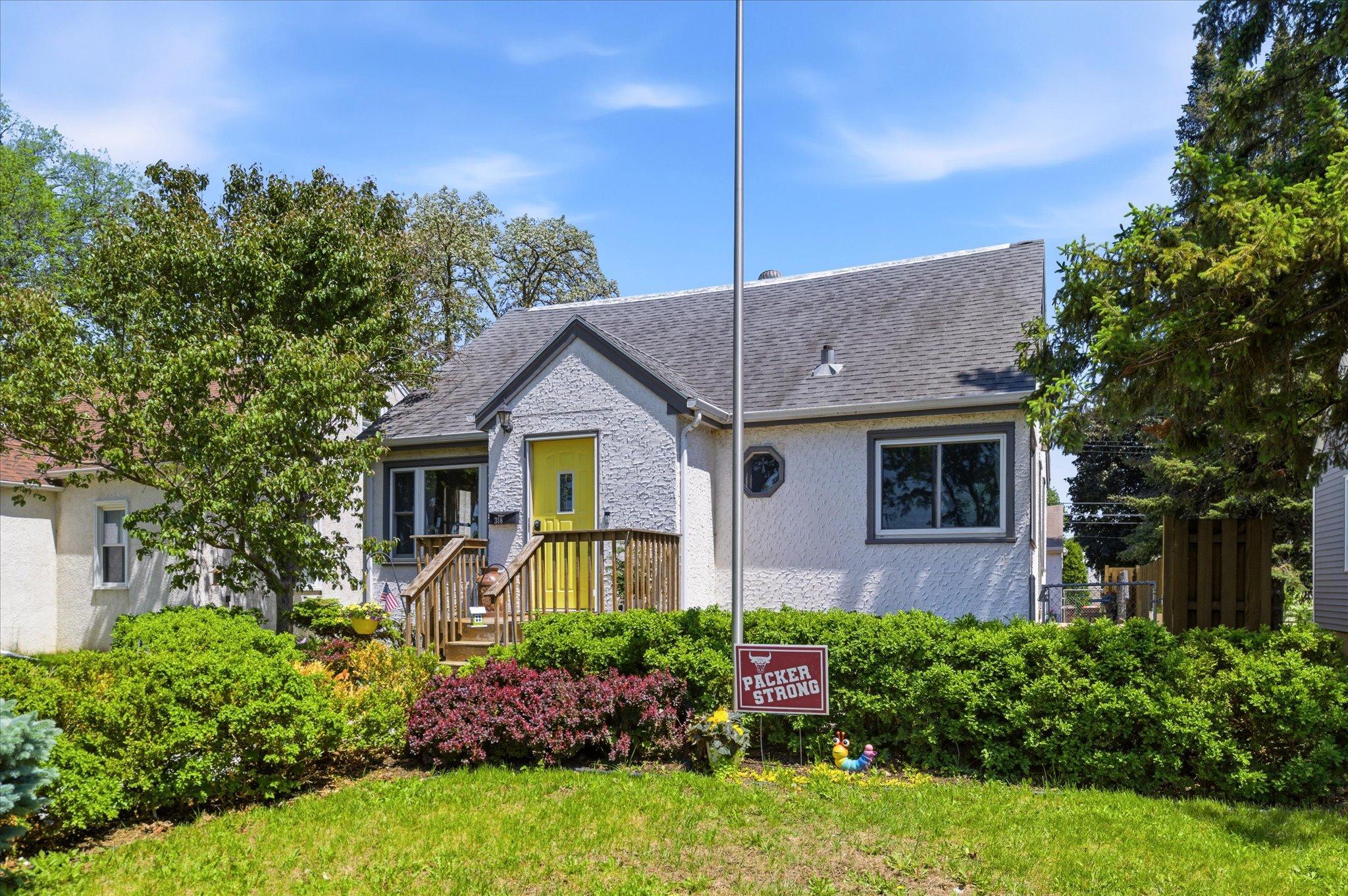 Homes for sale in South Saint Paul, MN | 318 13th Ave N, South Saint Paul, MN 55075 | MLS# 7081251