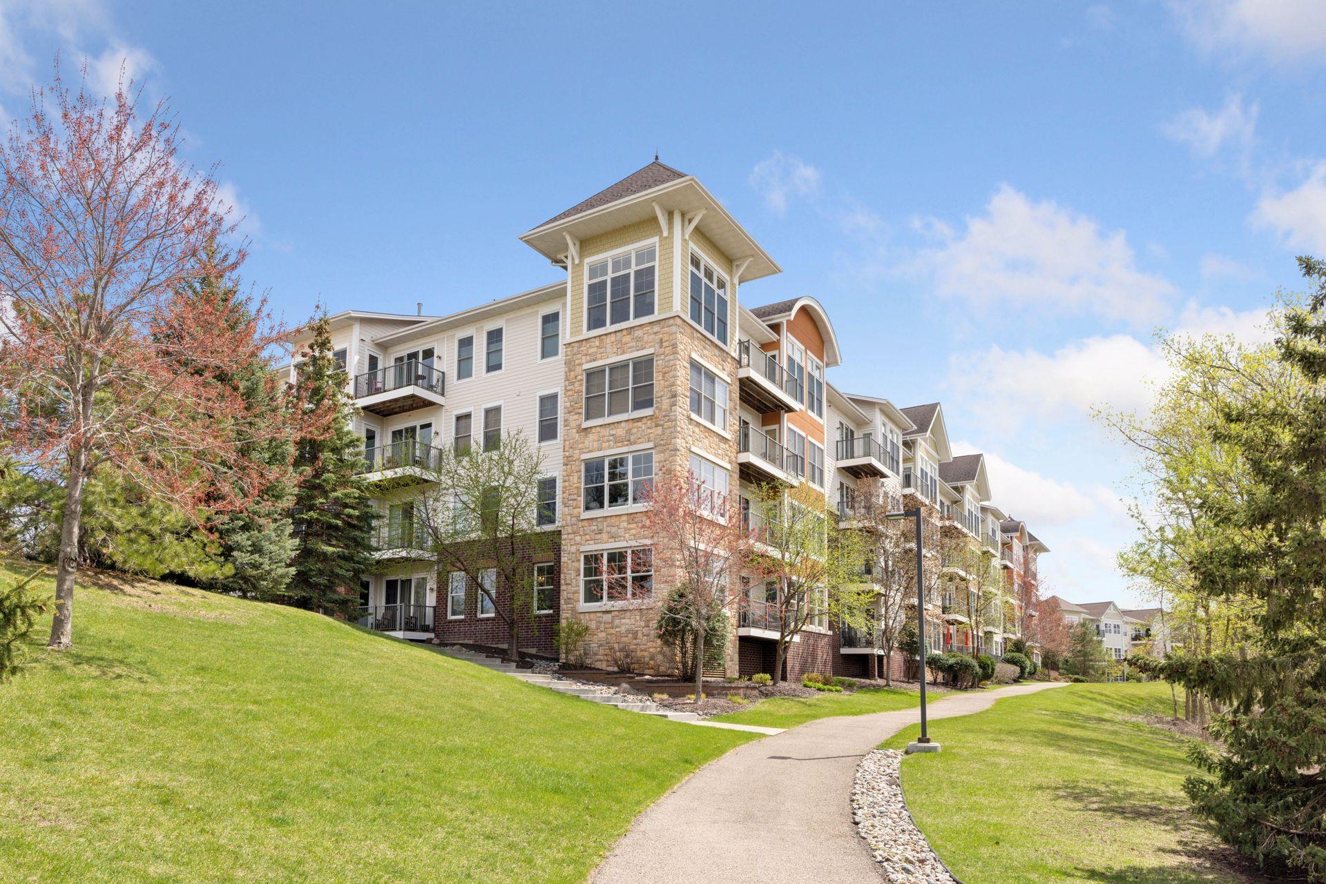 2nd image of 3110 N Chestnut St #211, Chaska, MN 55318 | MLS# 7081370