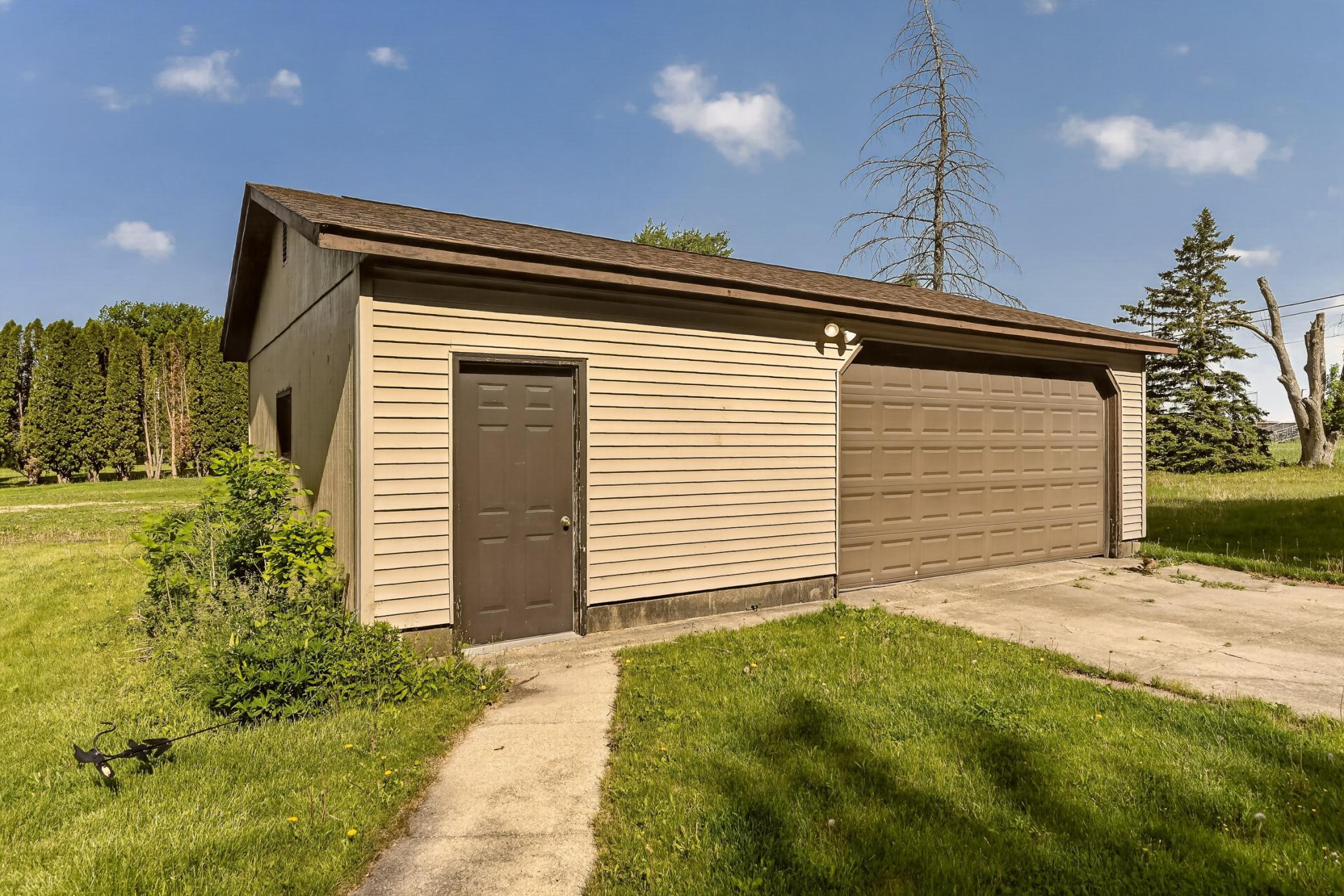 Homes for sale in Dodge Center, MN | 105 6Th Ave Nw, Dodge Center, MN 55927 | MLS# 7081618