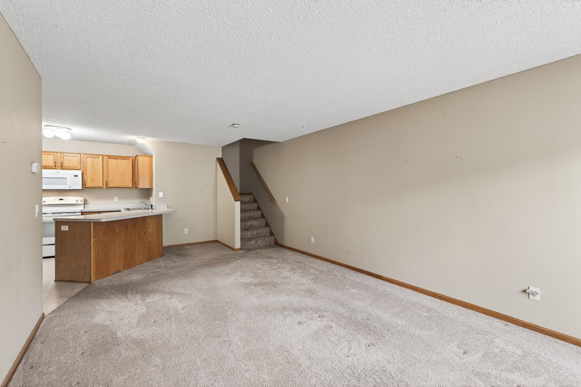 3rd image of 8639 Quarry Ridge Ln #I, Saint Paul, MN 55125 | MLS# 7081690