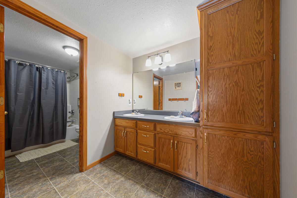 31st image of 1524 Creek Ln, Northfield, MN 55057 | MLS# 7081780