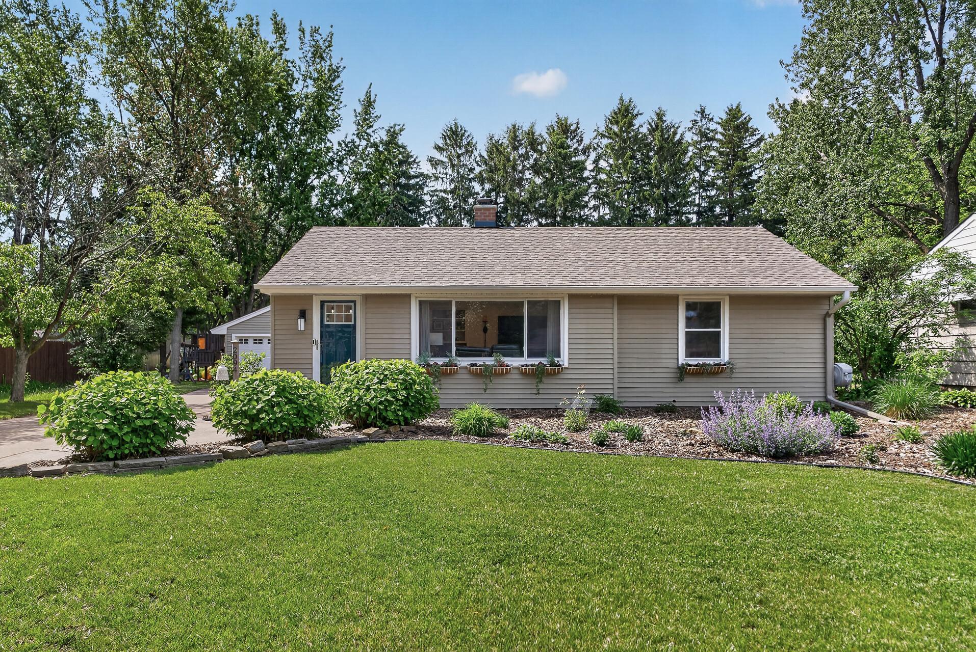 Homes for sale in White Bear Lake, MN | 2094 Richard Ave, White Bear Lake, MN 55110 | MLS# 7082038